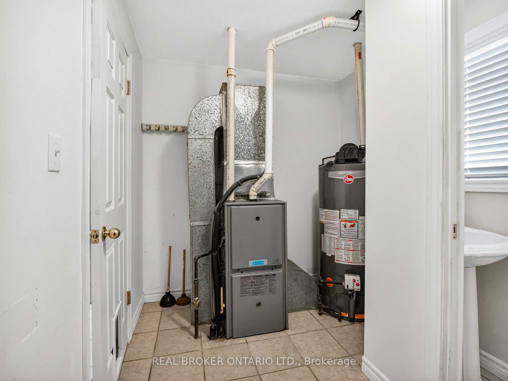 3176 Evadere Avenue Property Photo 13
