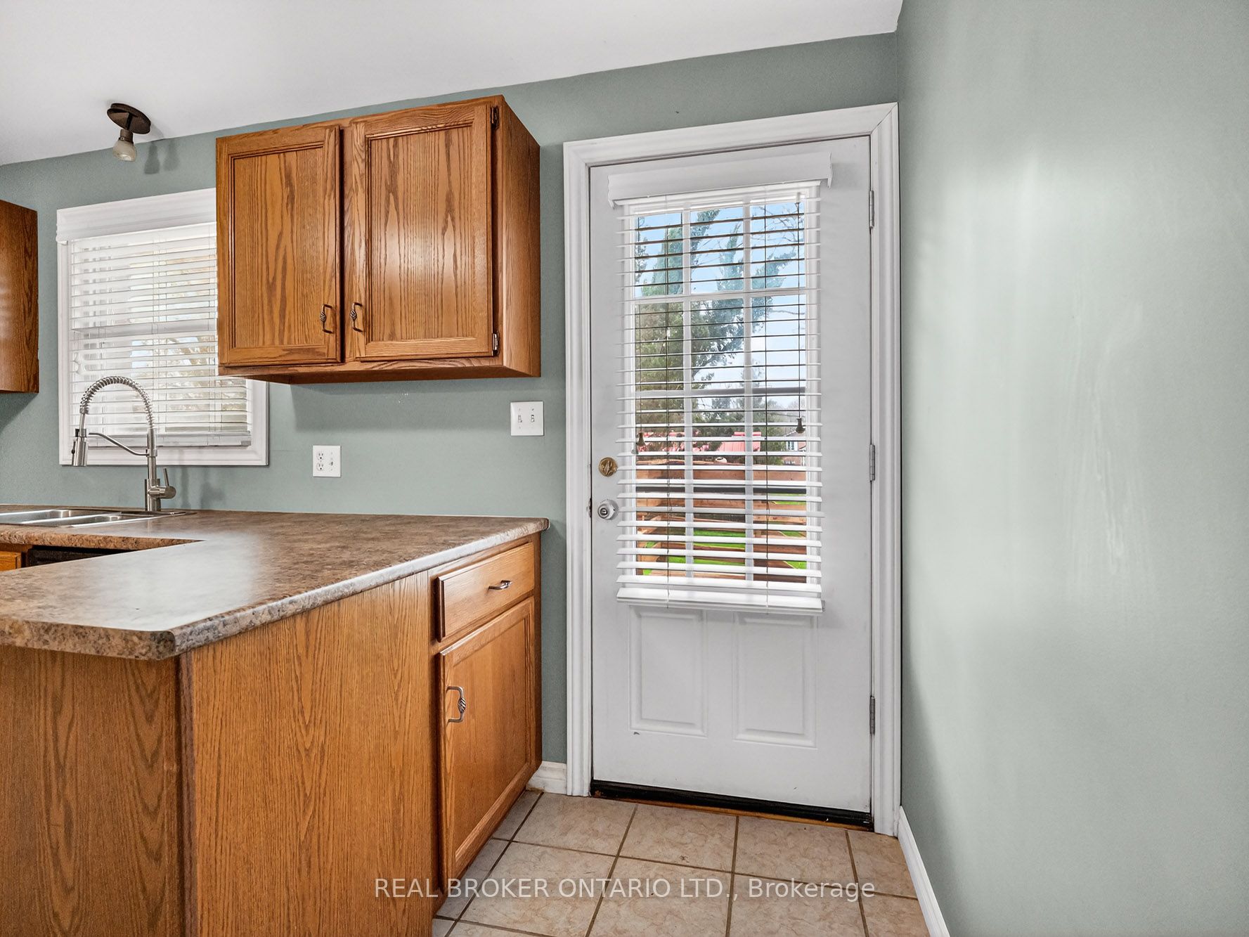 3176 Evadere Avenue Property Photo 16