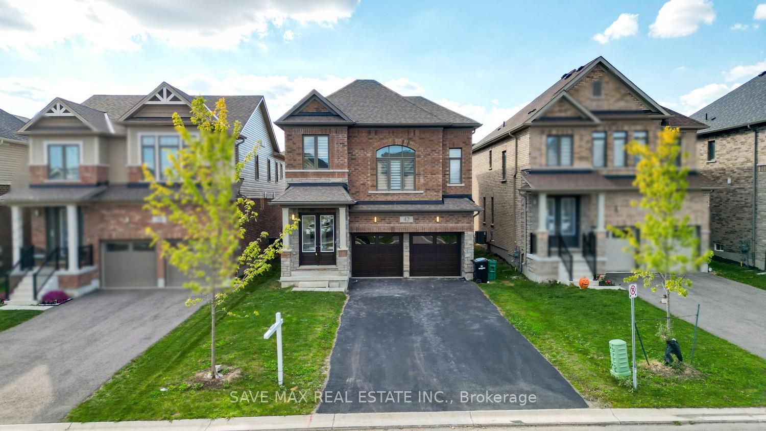 42 Prince Philip Boulevard Property Photo 1