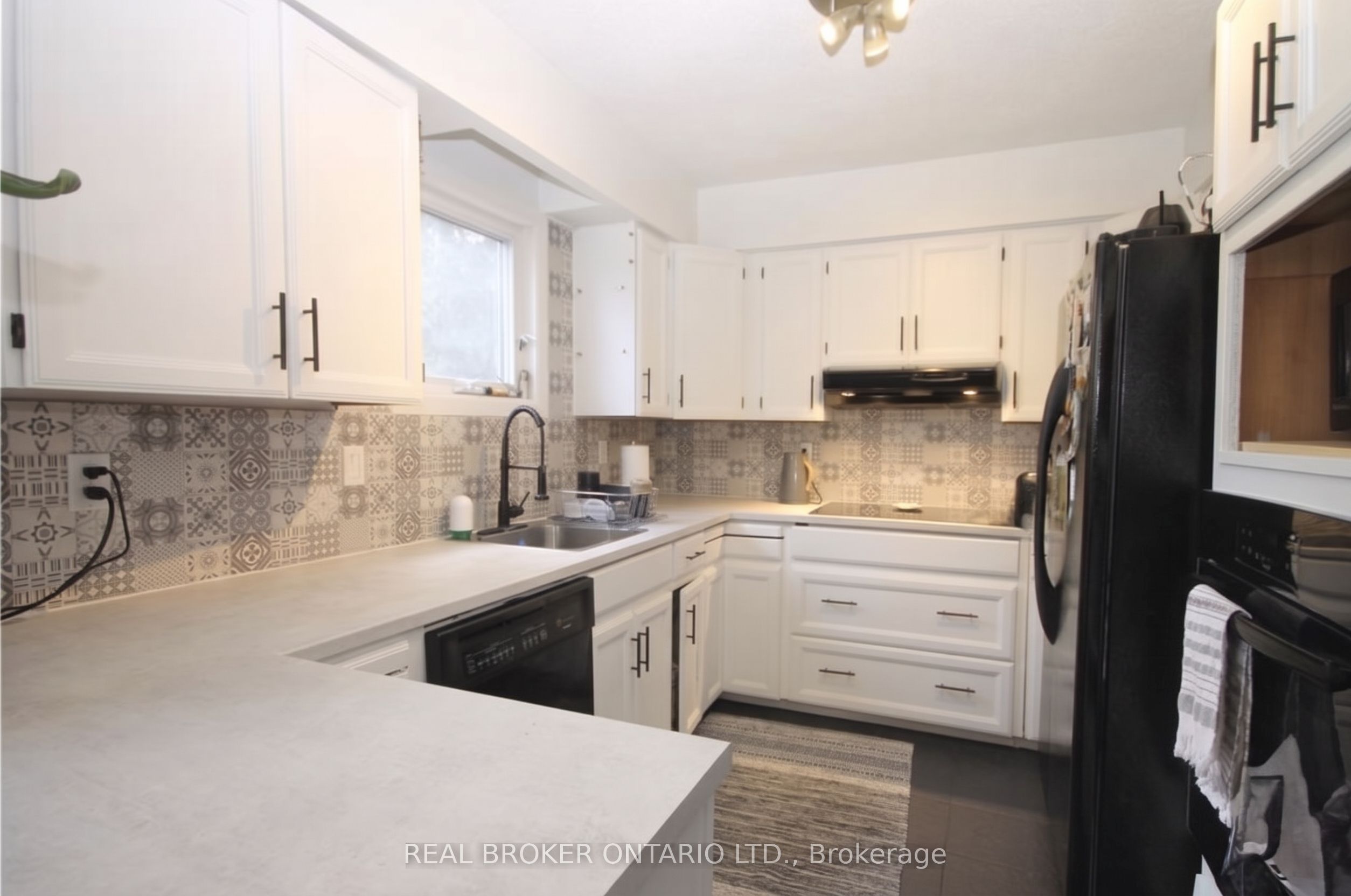28 Leeming Drive 1 Property Photo 3