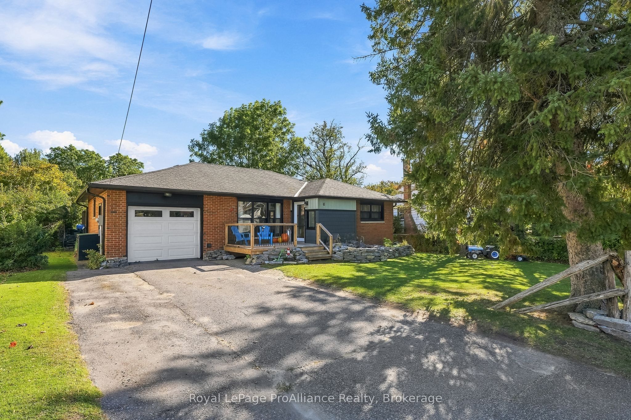 41 Centre Street Property Photo 2