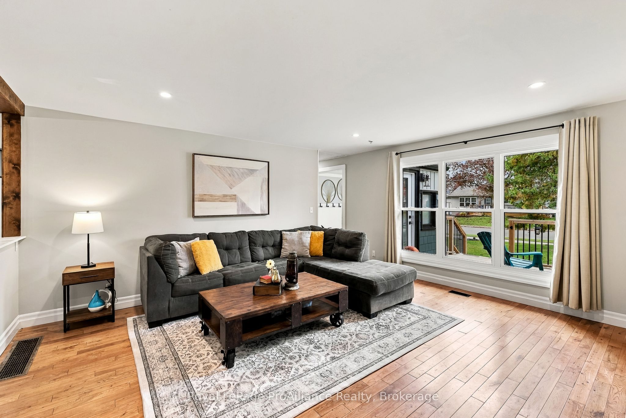 41 Centre Street Property Photo 11