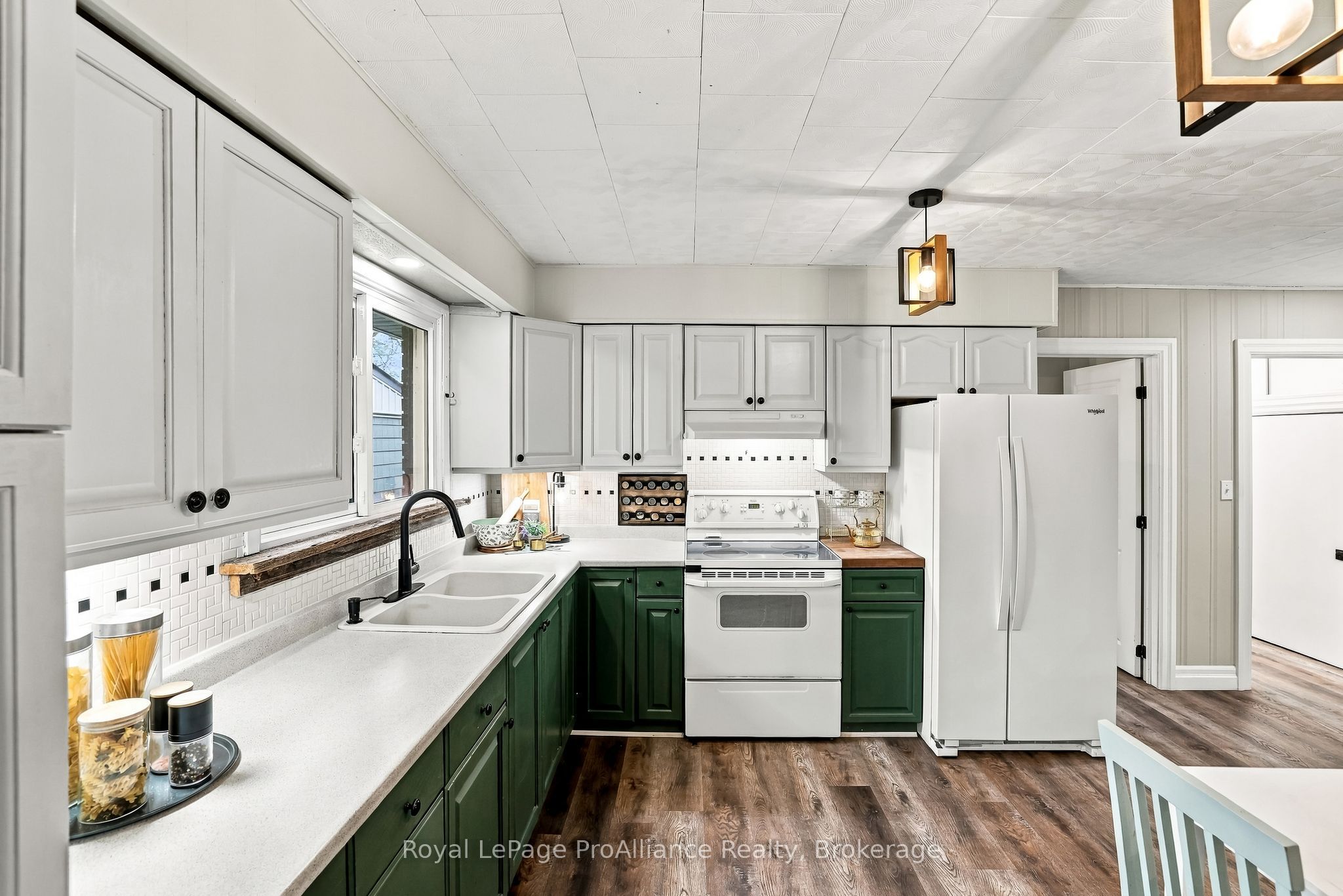 41 Centre Street Property Photo 15