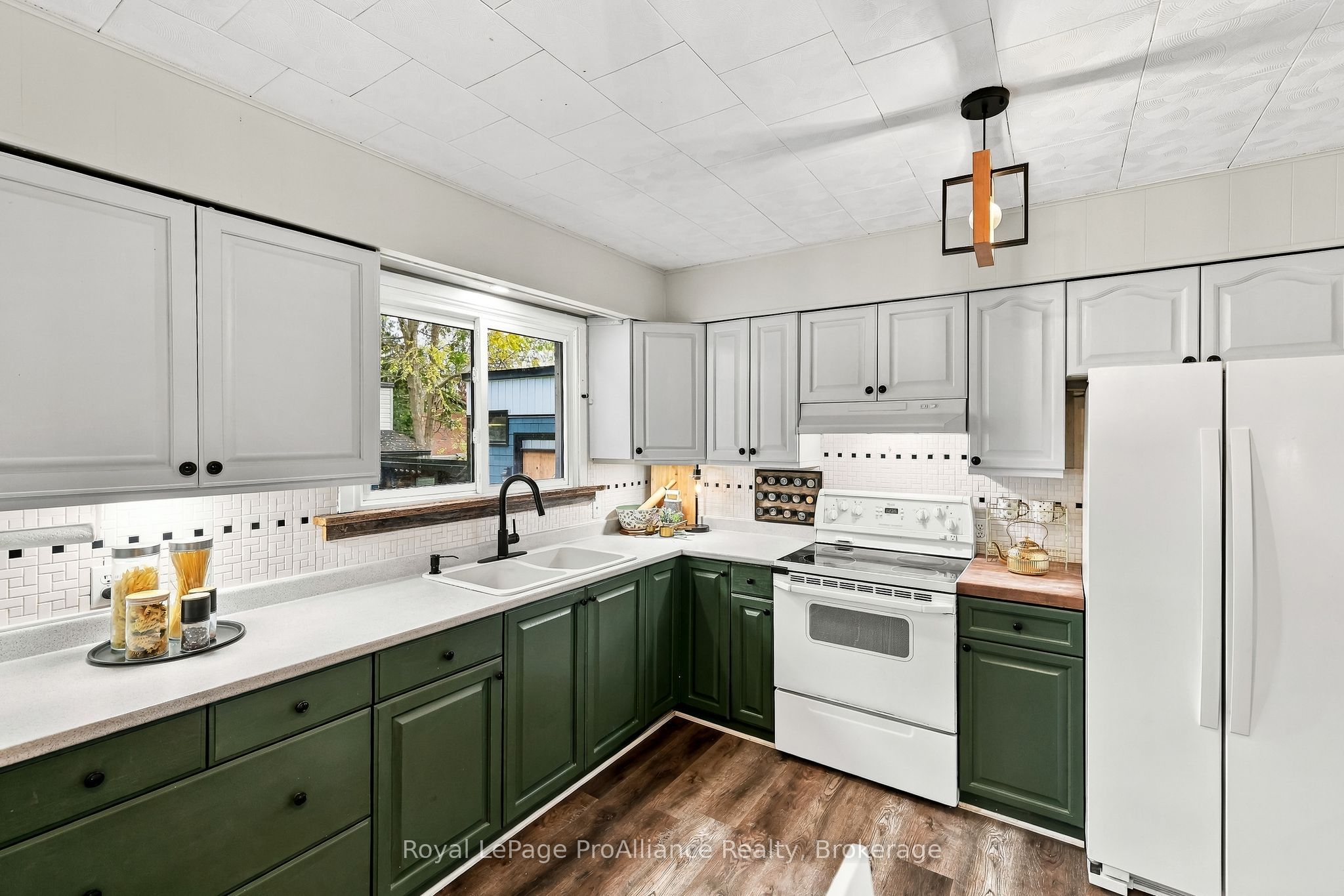 41 Centre Street Property Photo 16