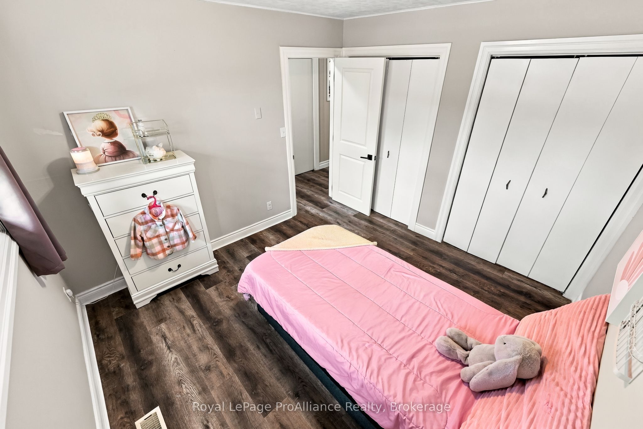 41 Centre Street Property Photo 31
