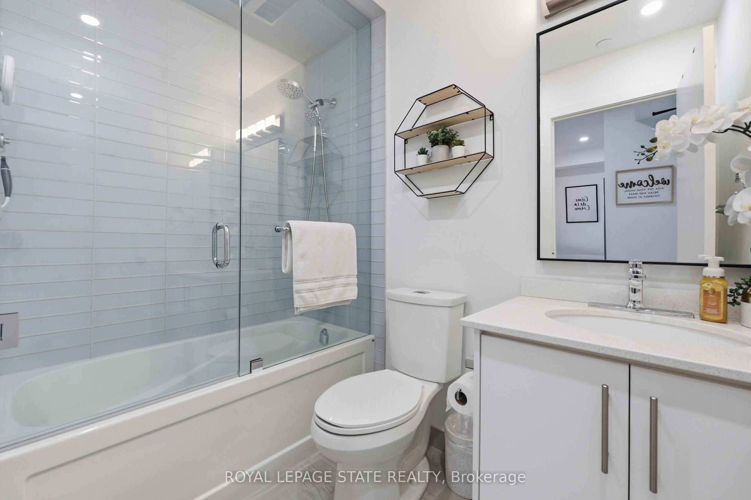 600 North Service Road 301 Property Photo 12