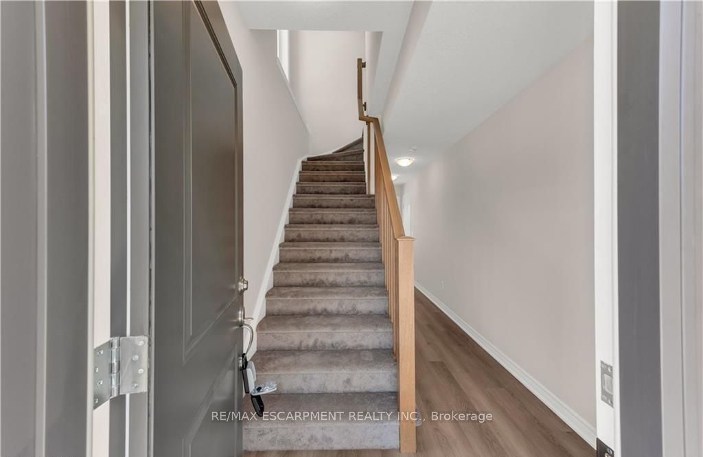 19 Picardy Drive 39 Property Photo 4