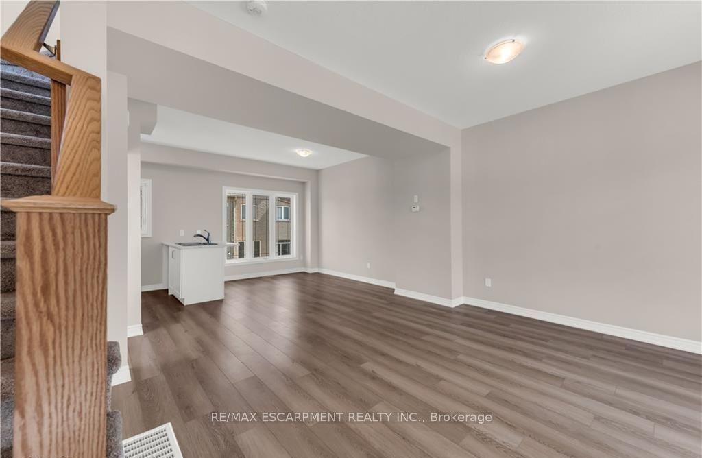 19 Picardy Drive 39 Property Photo 8