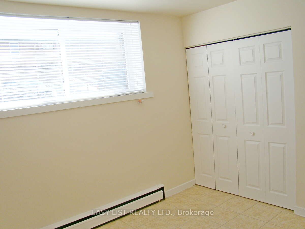 8650 Wyandotte Street E 27 Property Photo 8