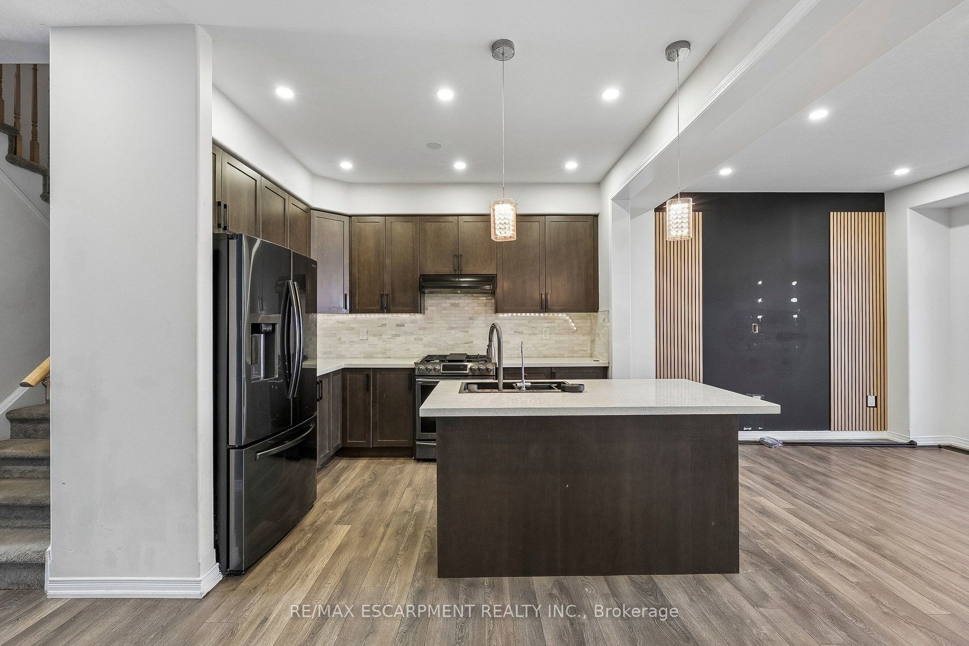 16 Alexandra Drive Property Photo 6