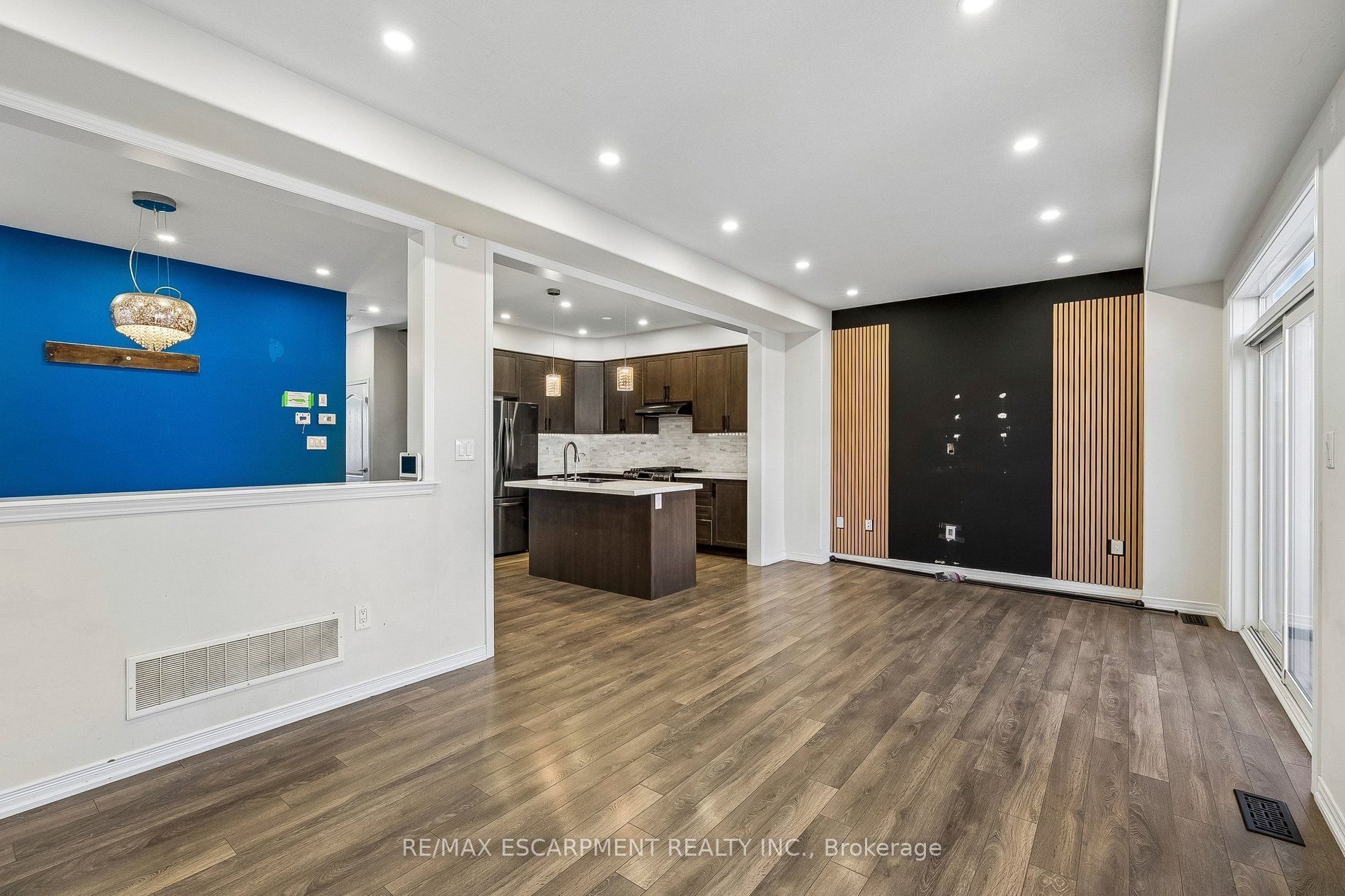 16 Alexandra Drive Property Photo 9