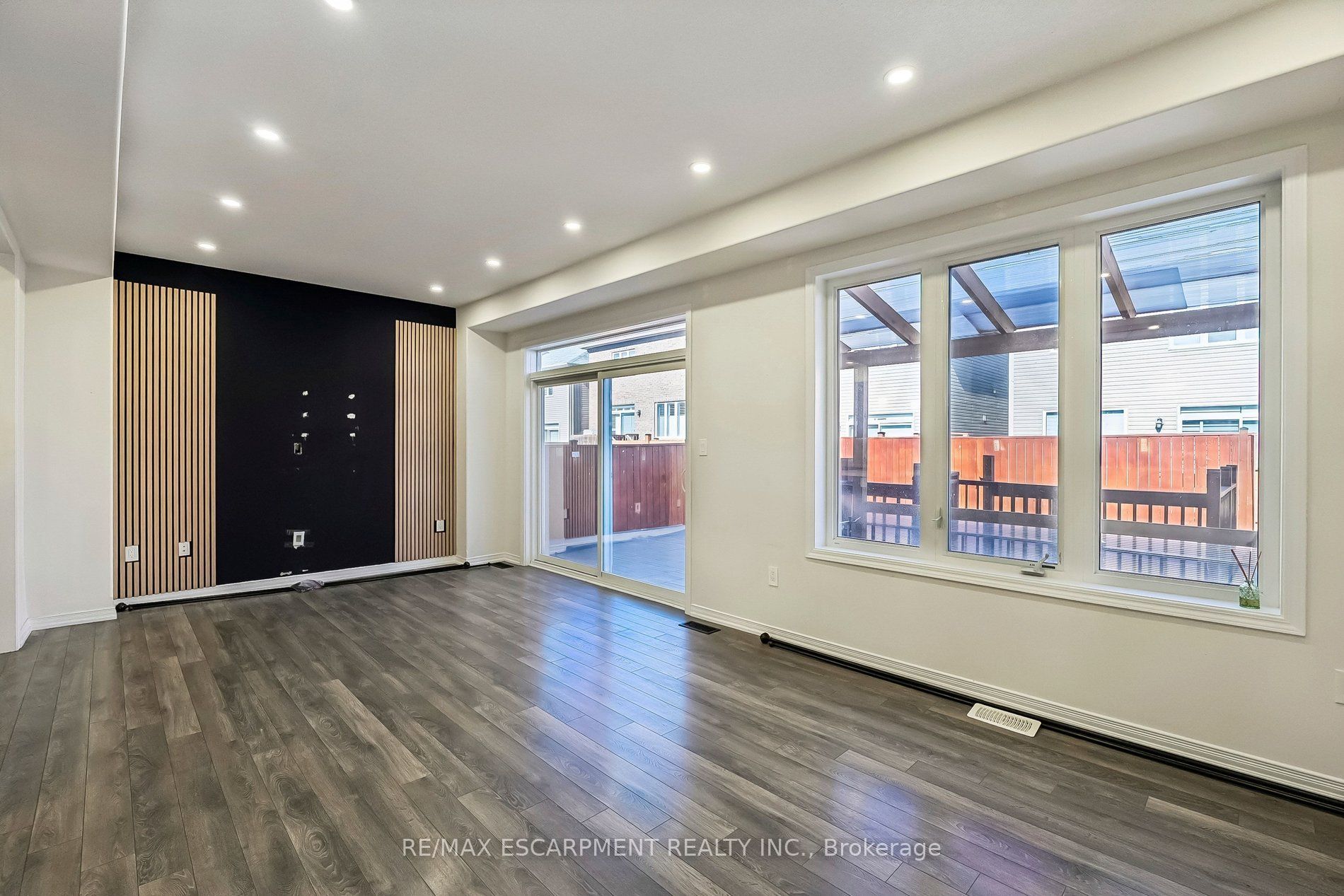 16 Alexandra Drive Property Photo 10