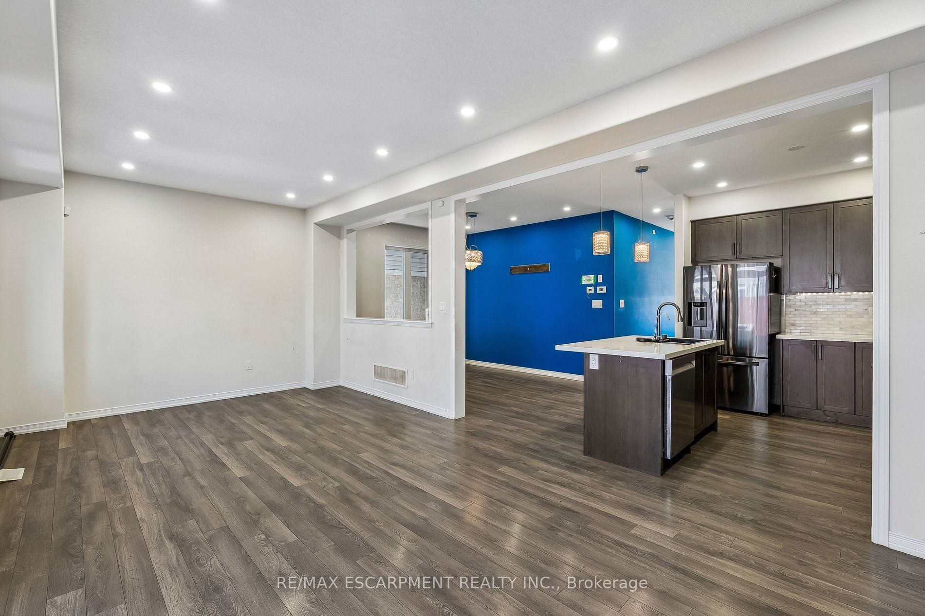 16 Alexandra Drive Property Photo 11