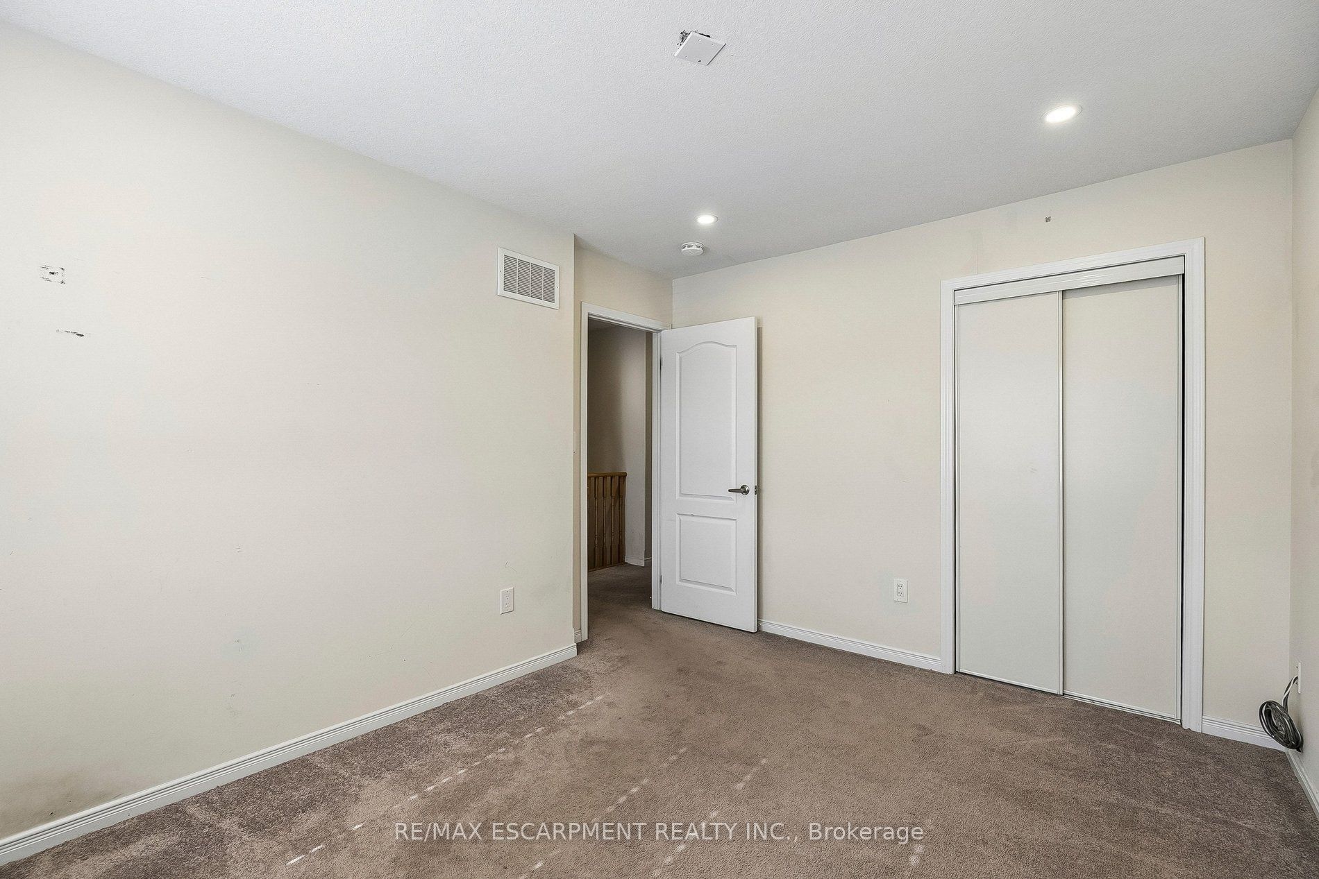 16 Alexandra Drive Property Photo 17