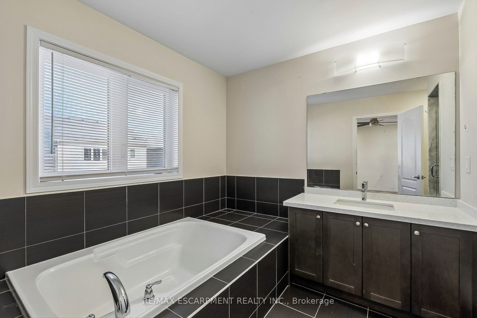 16 Alexandra Drive Property Photo 20
