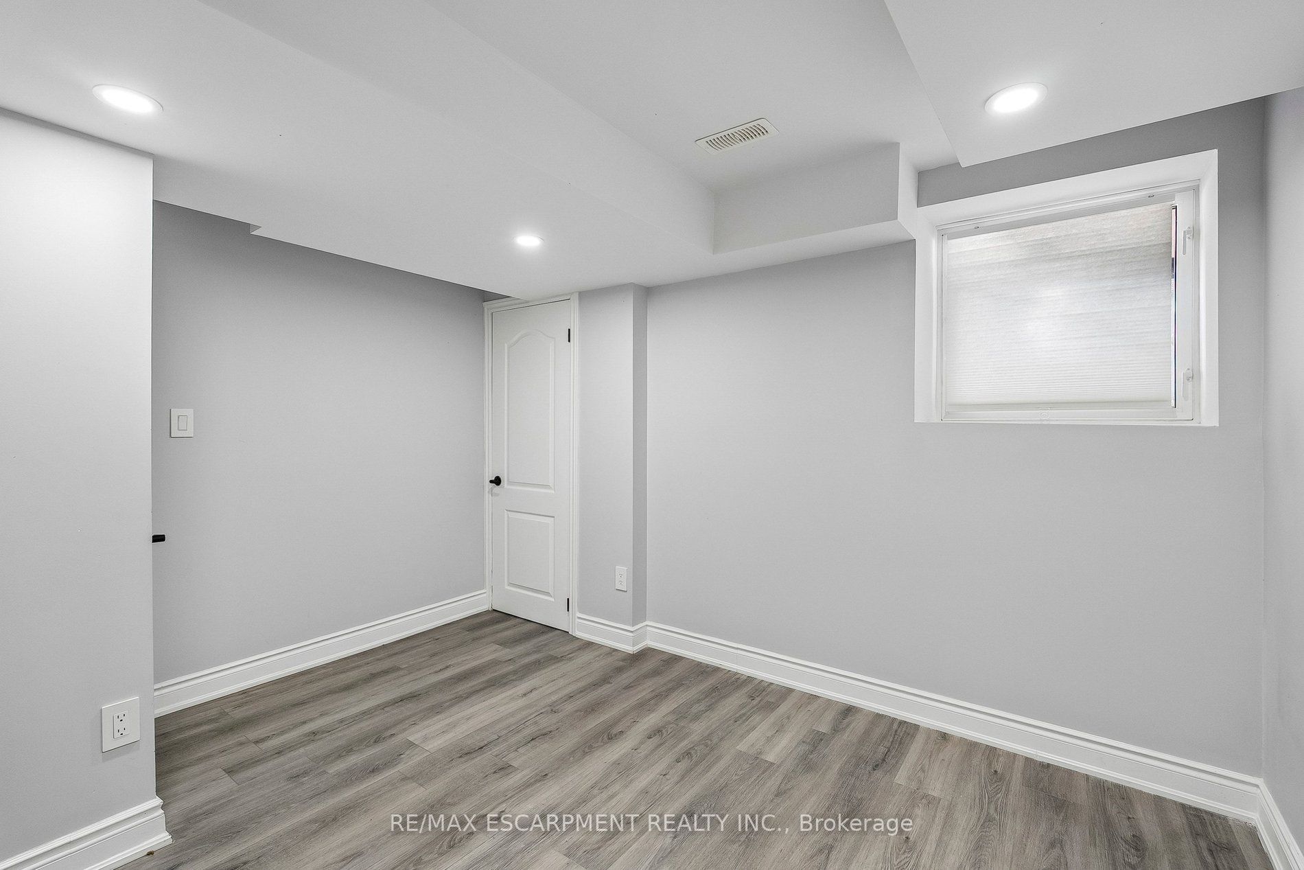 16 Alexandra Drive Property Photo 29