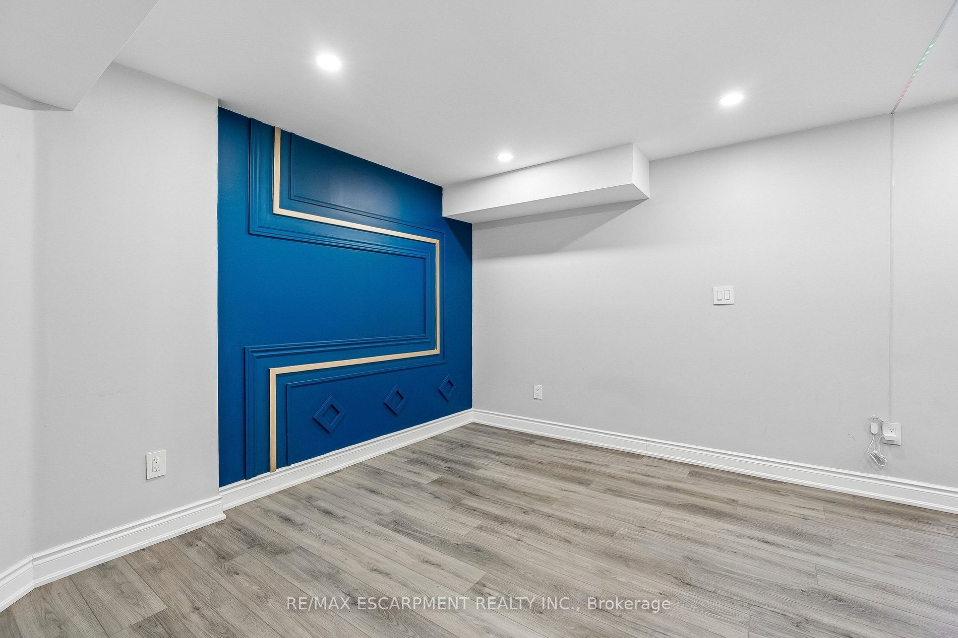 16 Alexandra Drive Property Photo 32