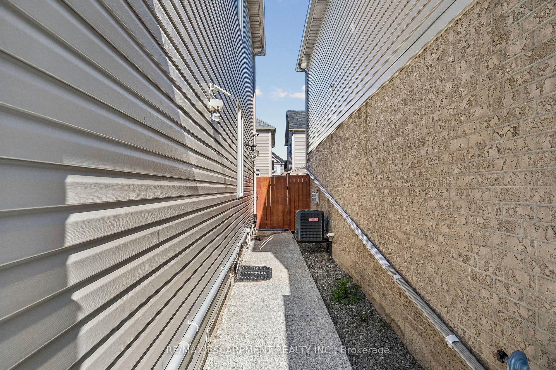 16 Alexandra Drive Property Photo 38