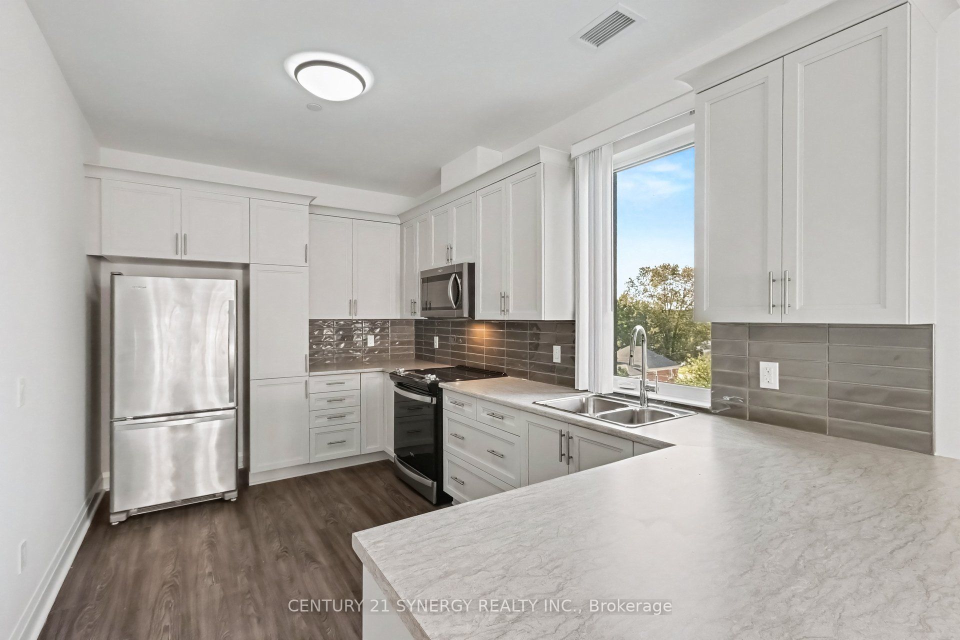 40 Mcgill Street S 3e Property Photo 2