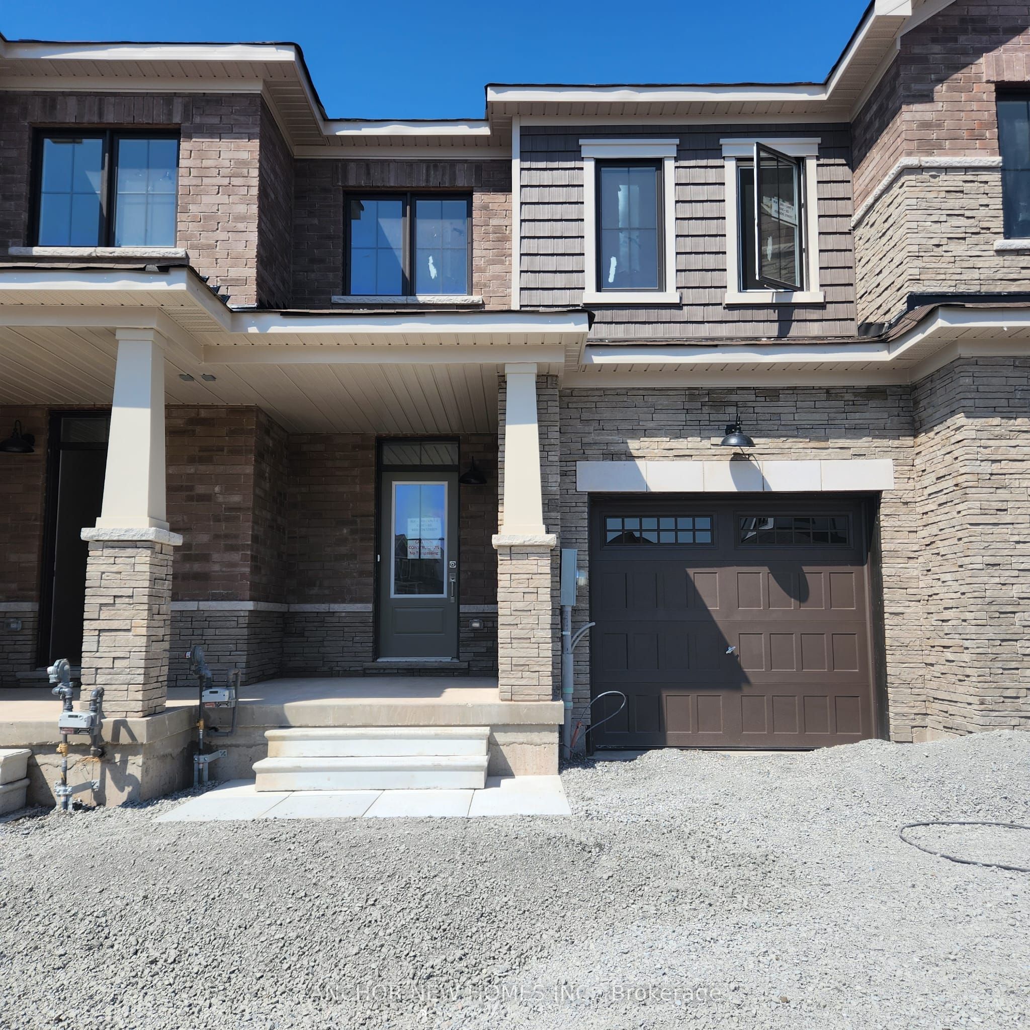 81 Keelson Street E Property Photo 2
