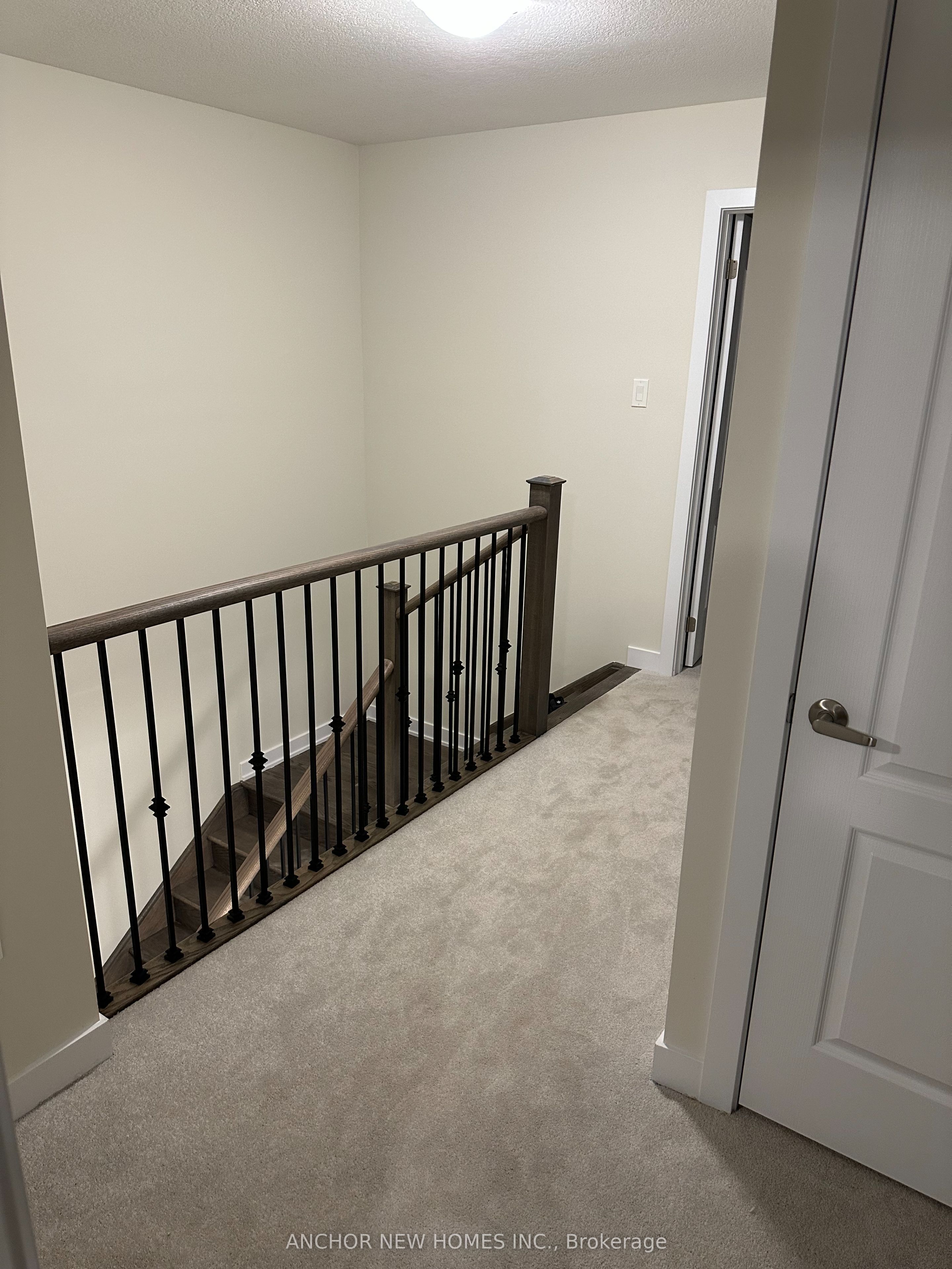 81 Keelson Street E Property Photo 8