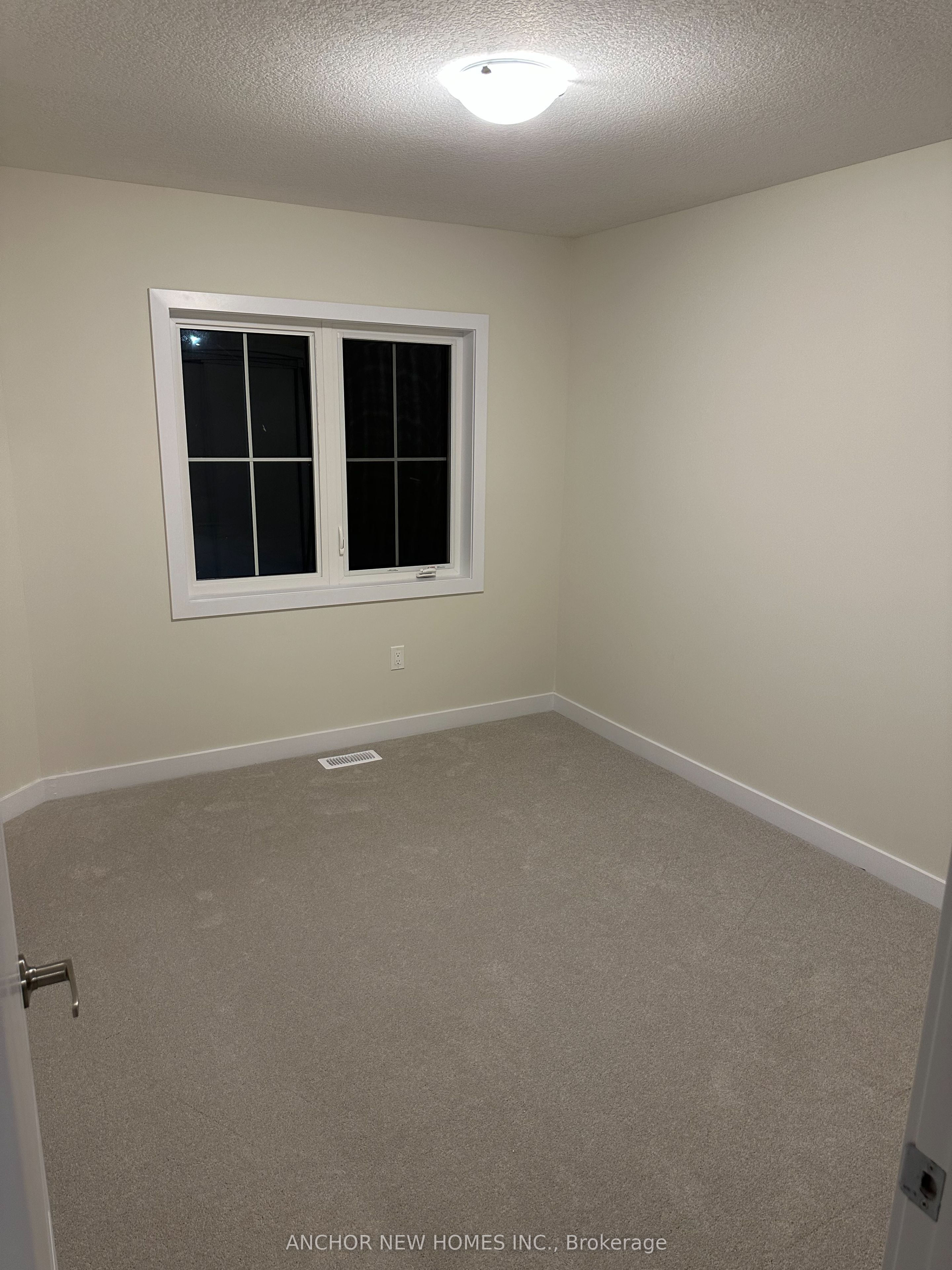 81 Keelson Street E Property Photo 11