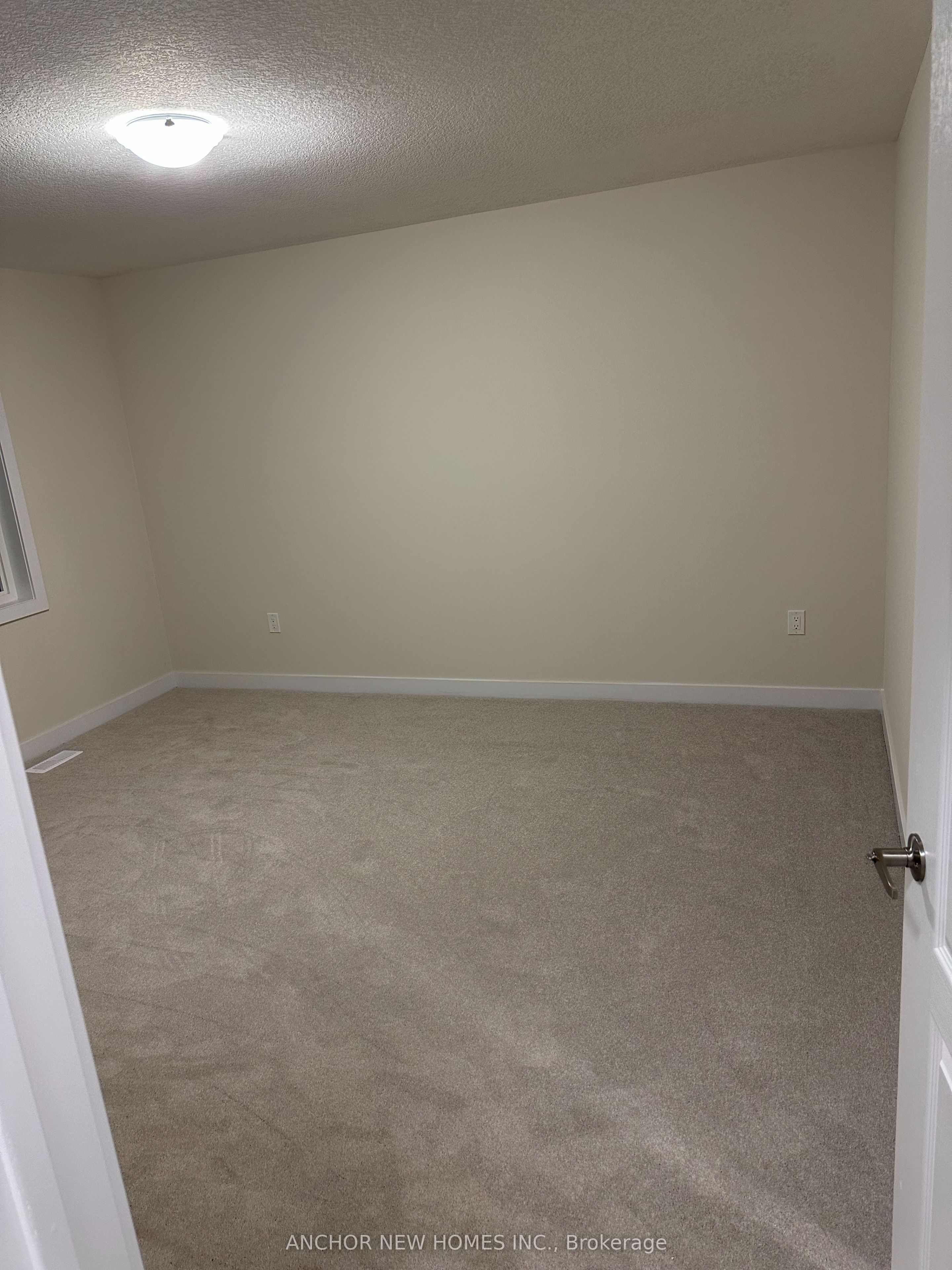 81 Keelson Street E Property Photo 12
