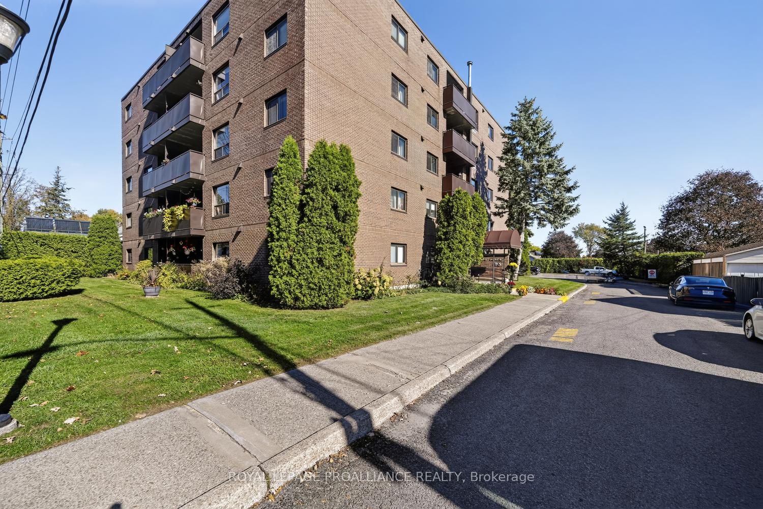 95 Windsor Drive 403 Property Photo 1