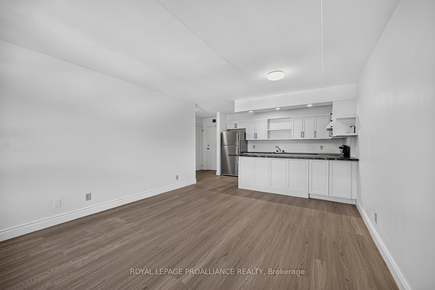 95 Windsor Drive 403 Property Photo 10