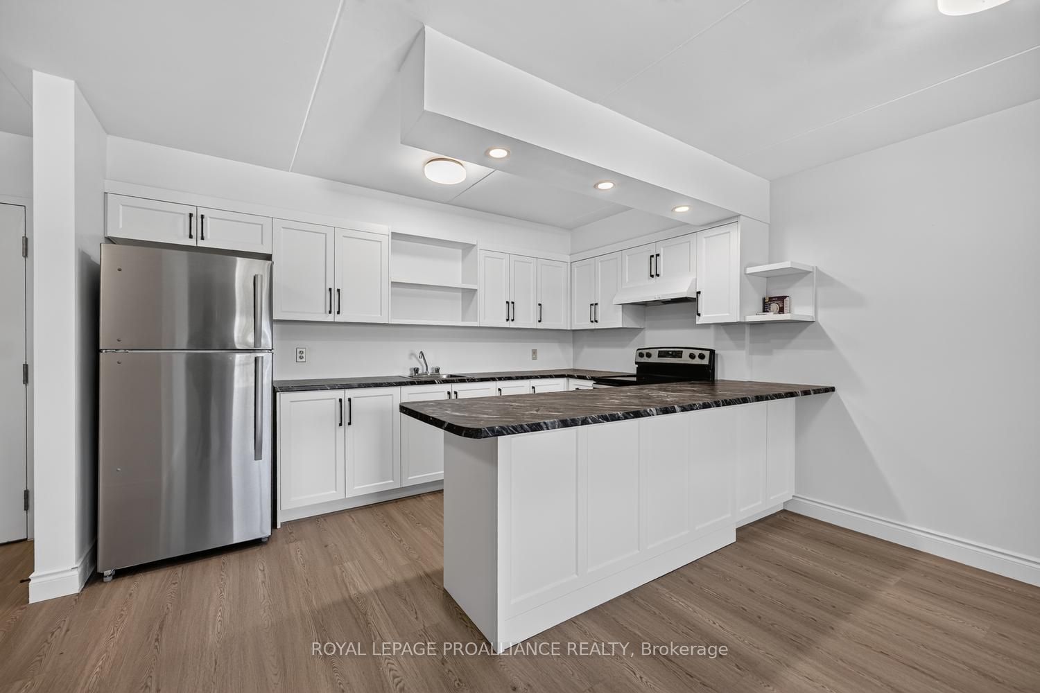 95 Windsor Drive 403 Property Photo 13
