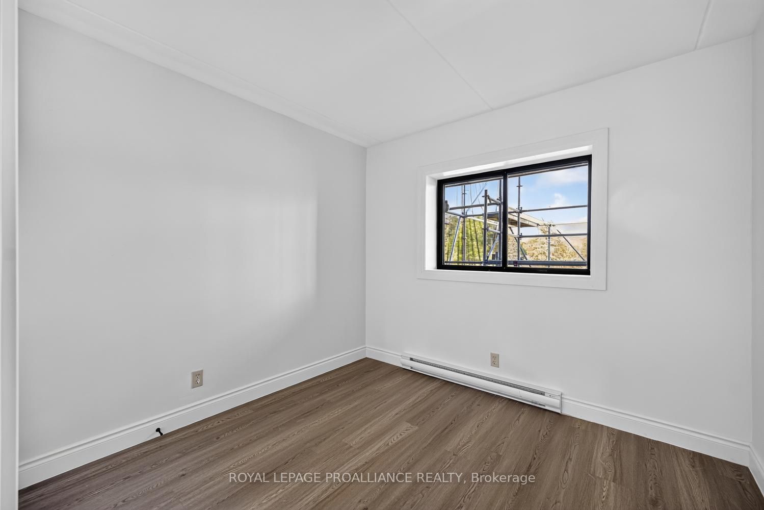 95 Windsor Drive 403 Property Photo 14