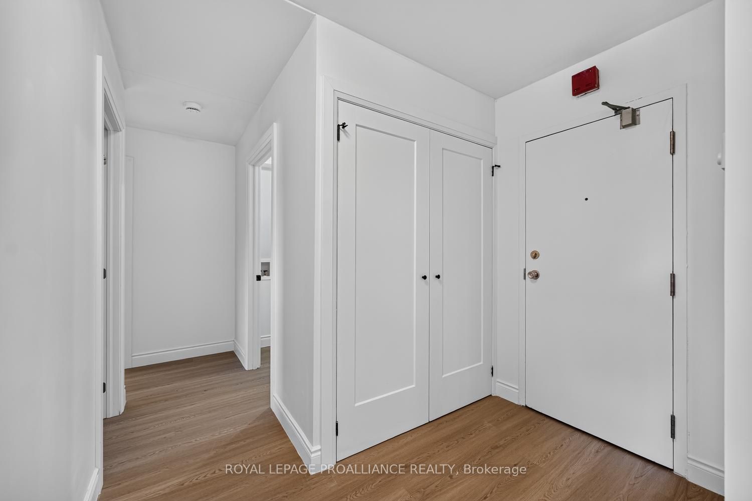95 Windsor Drive 403 Property Photo 16