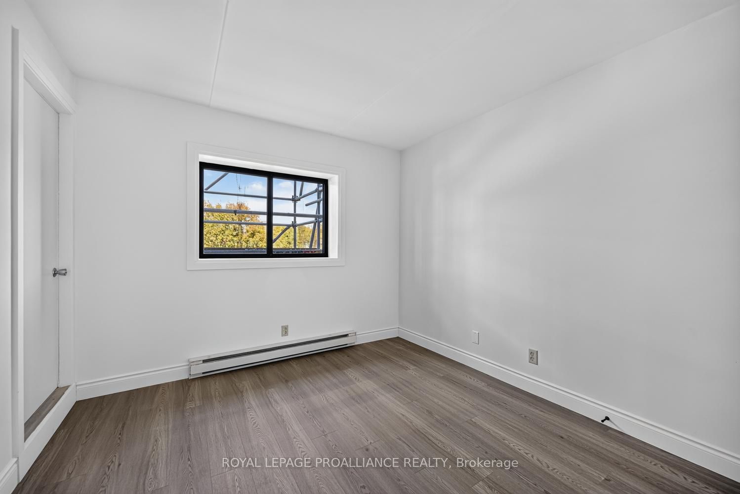 95 Windsor Drive 403 Property Photo 17