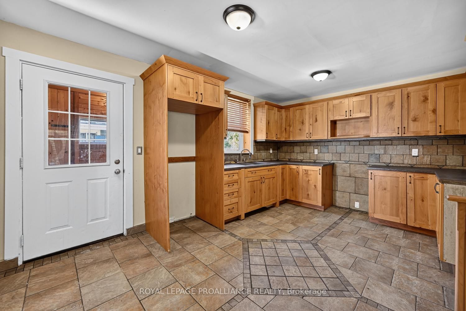 22 Abbott Street Property Photo 9