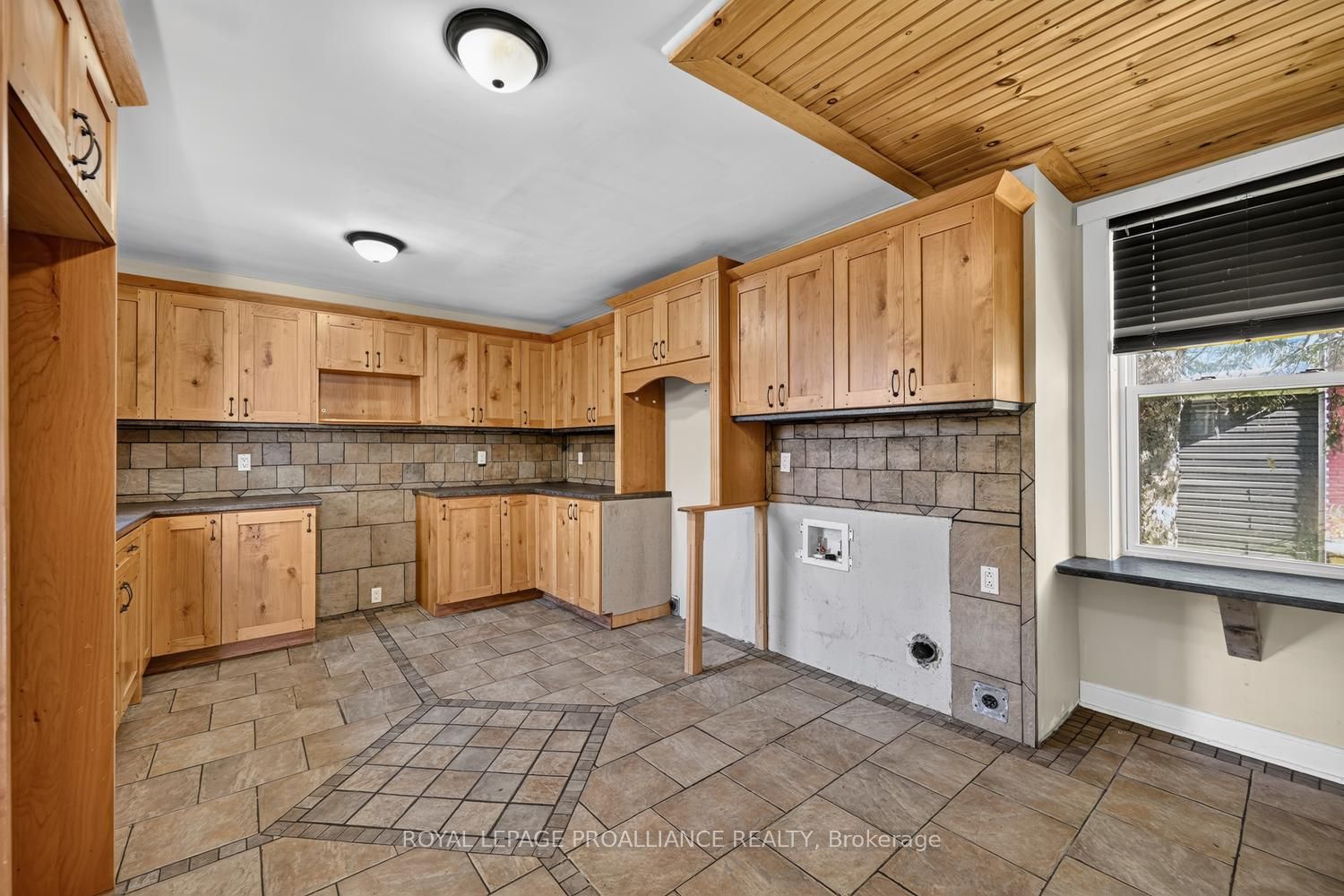22 Abbott Street Property Photo 10