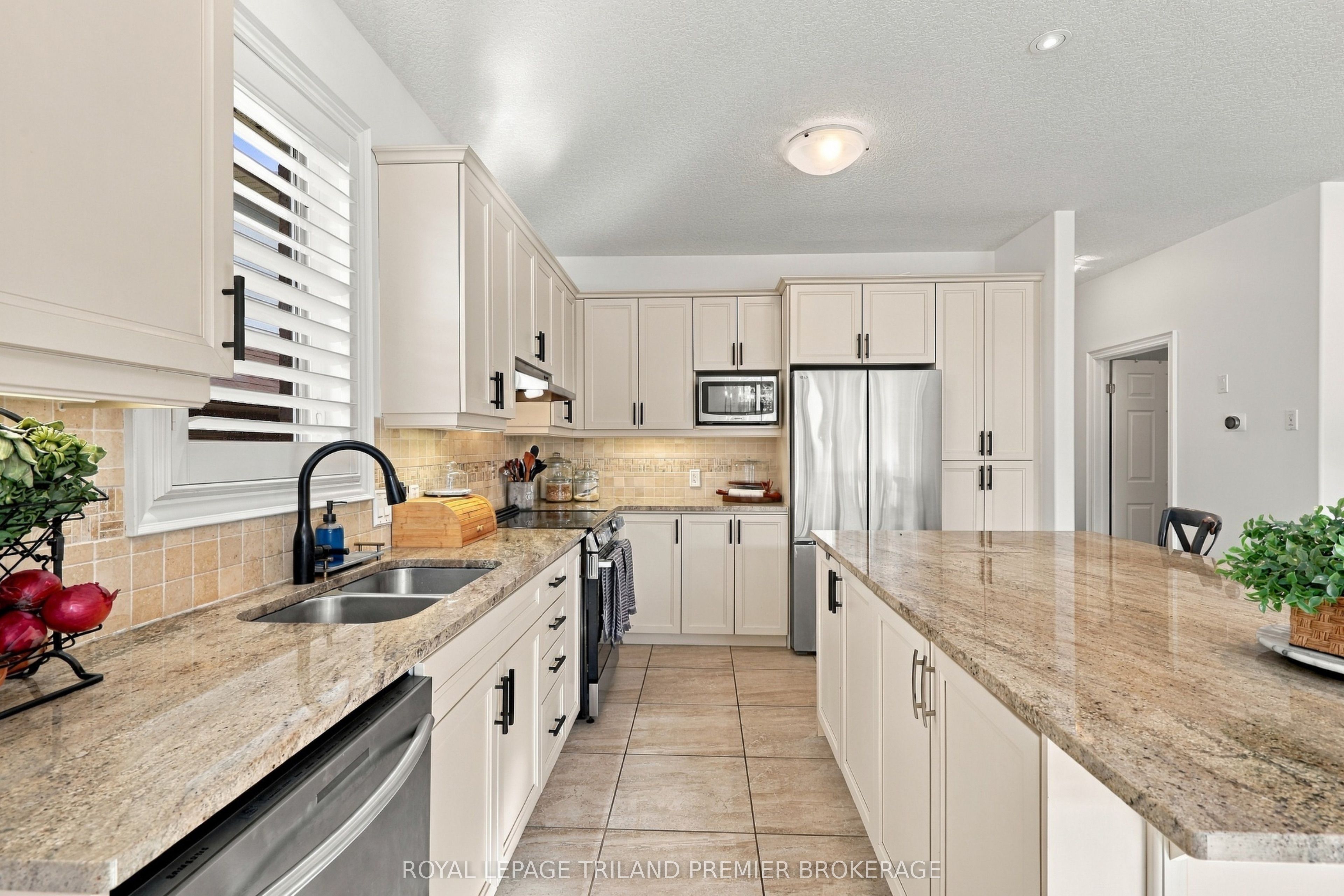 745 Kleinburg Drive Property Photo 12