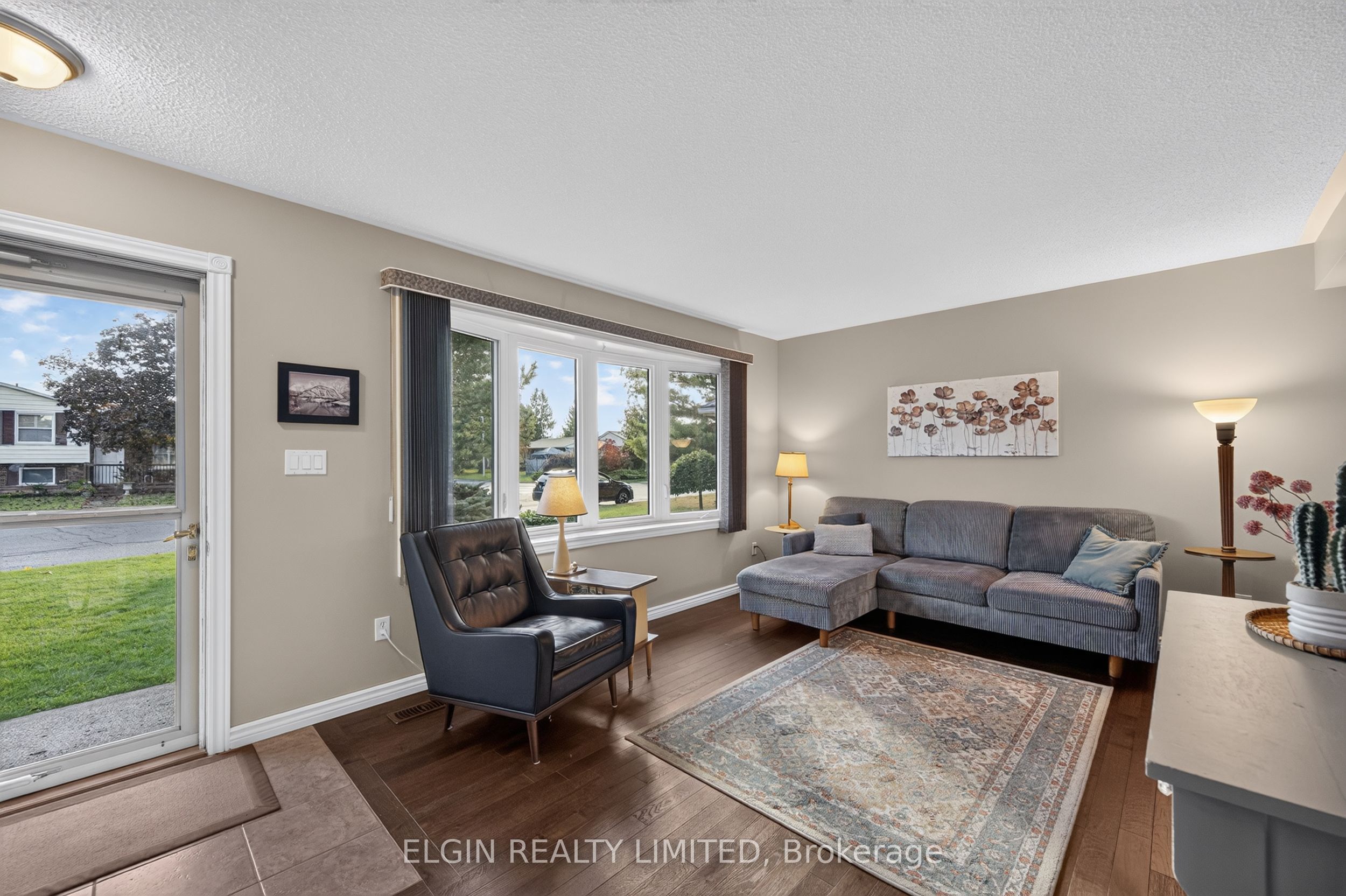 6 Aldborough Avenue Property Photo 4