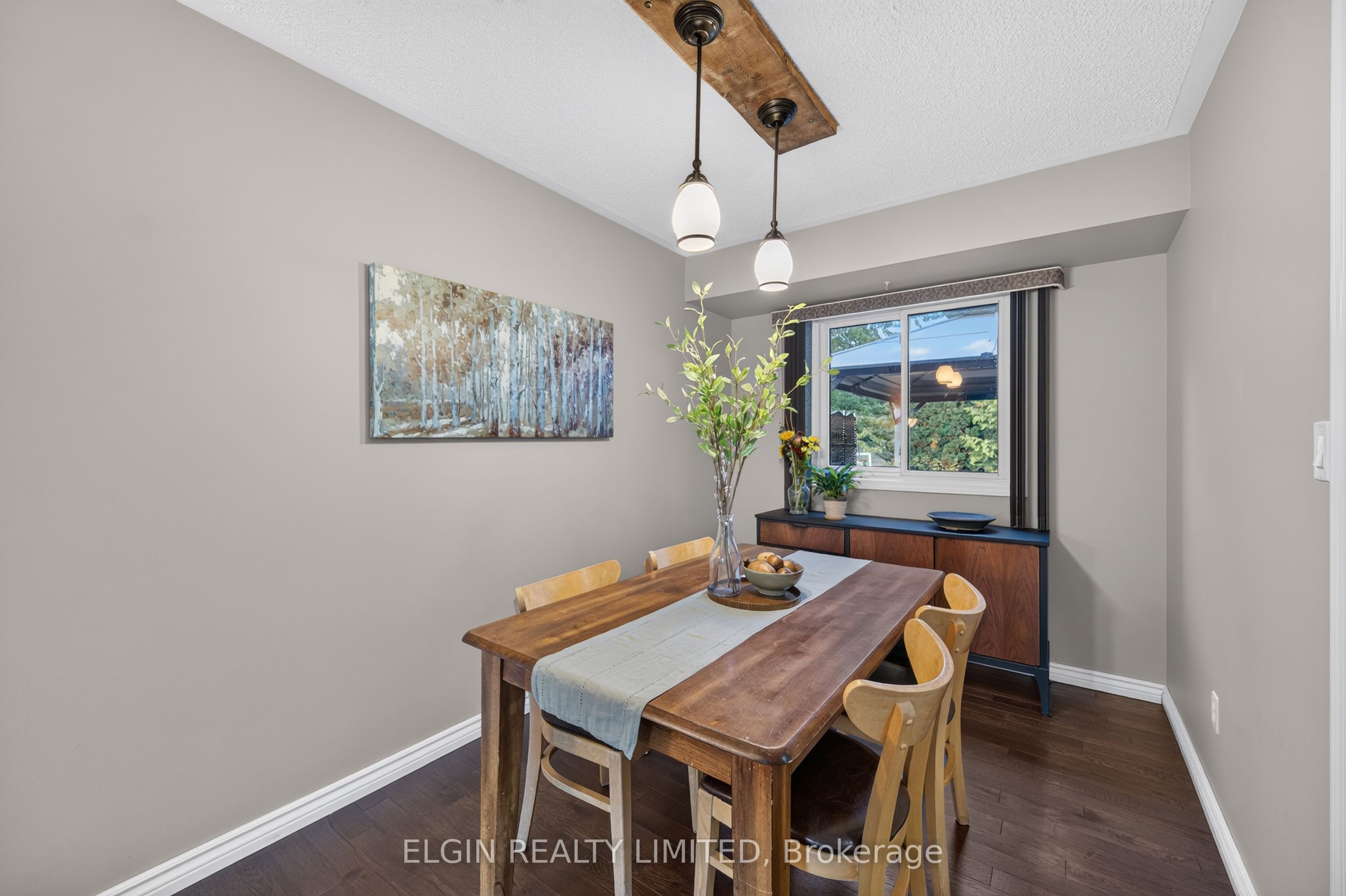 6 Aldborough Avenue Property Photo 8