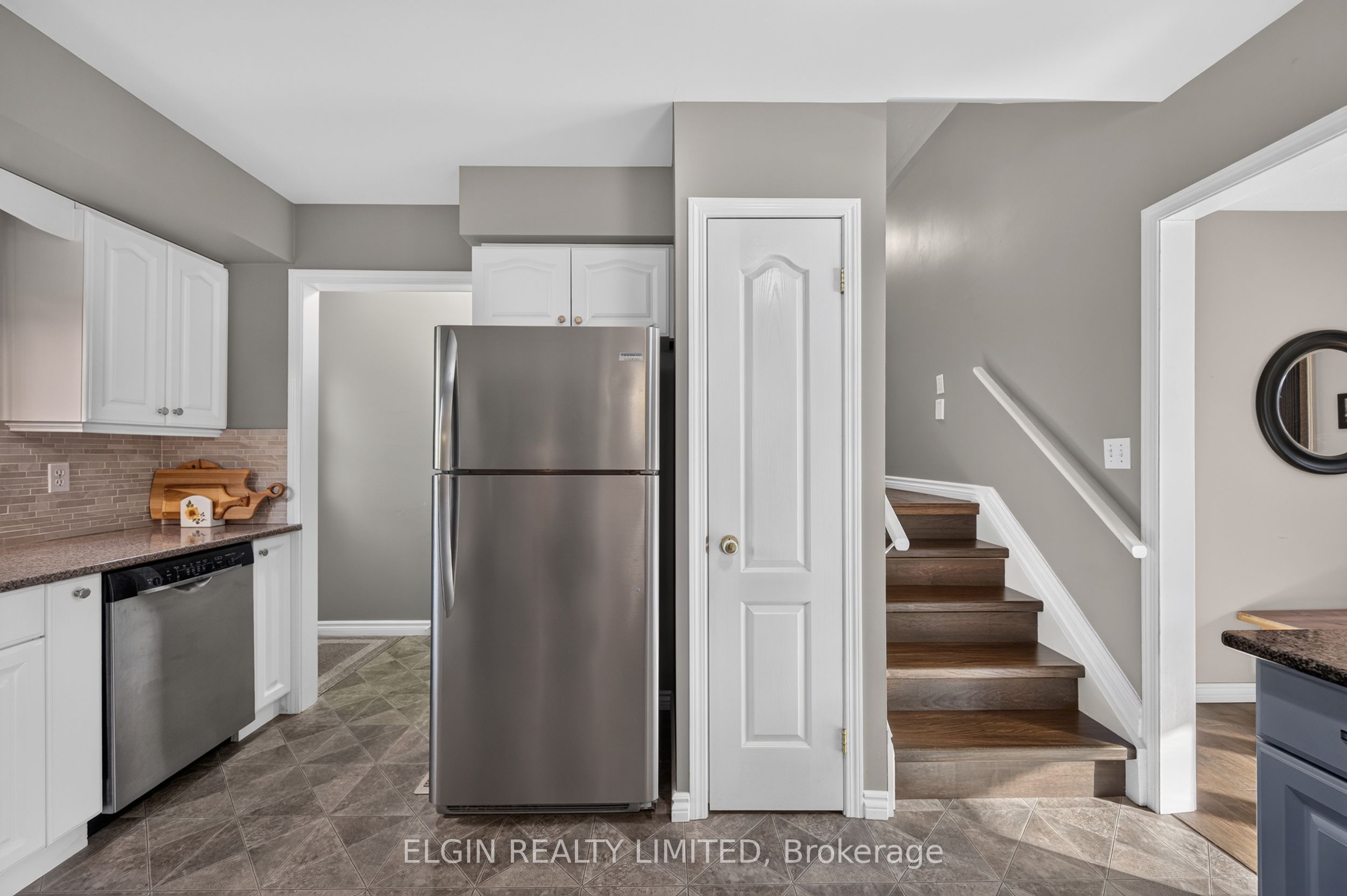 6 Aldborough Avenue Property Photo 10