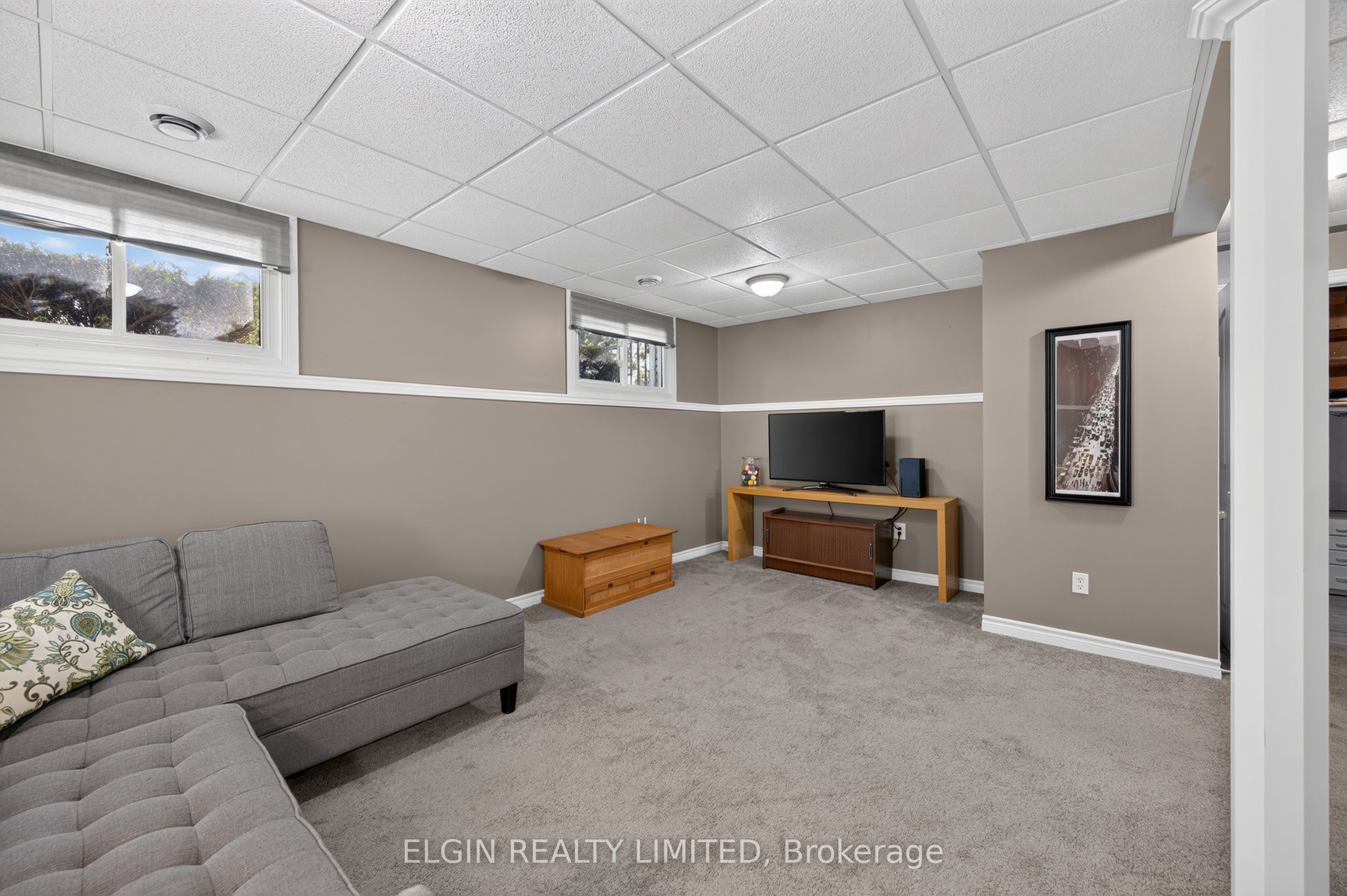 6 Aldborough Avenue Property Photo 23