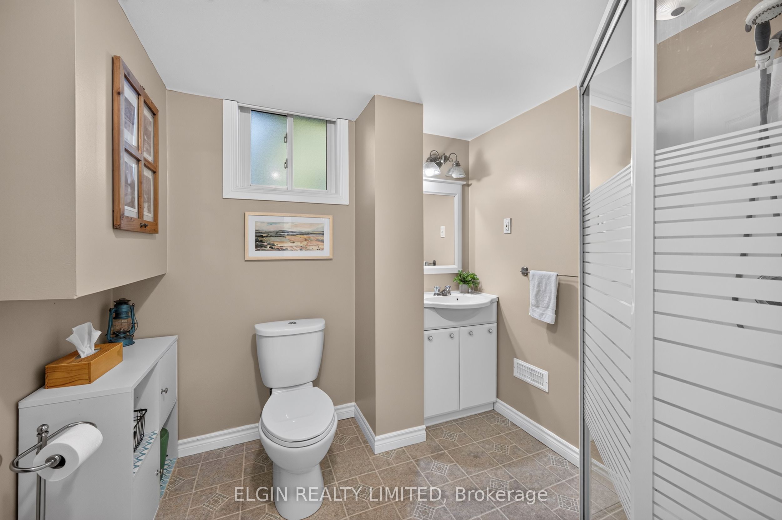 6 Aldborough Avenue Property Photo 25