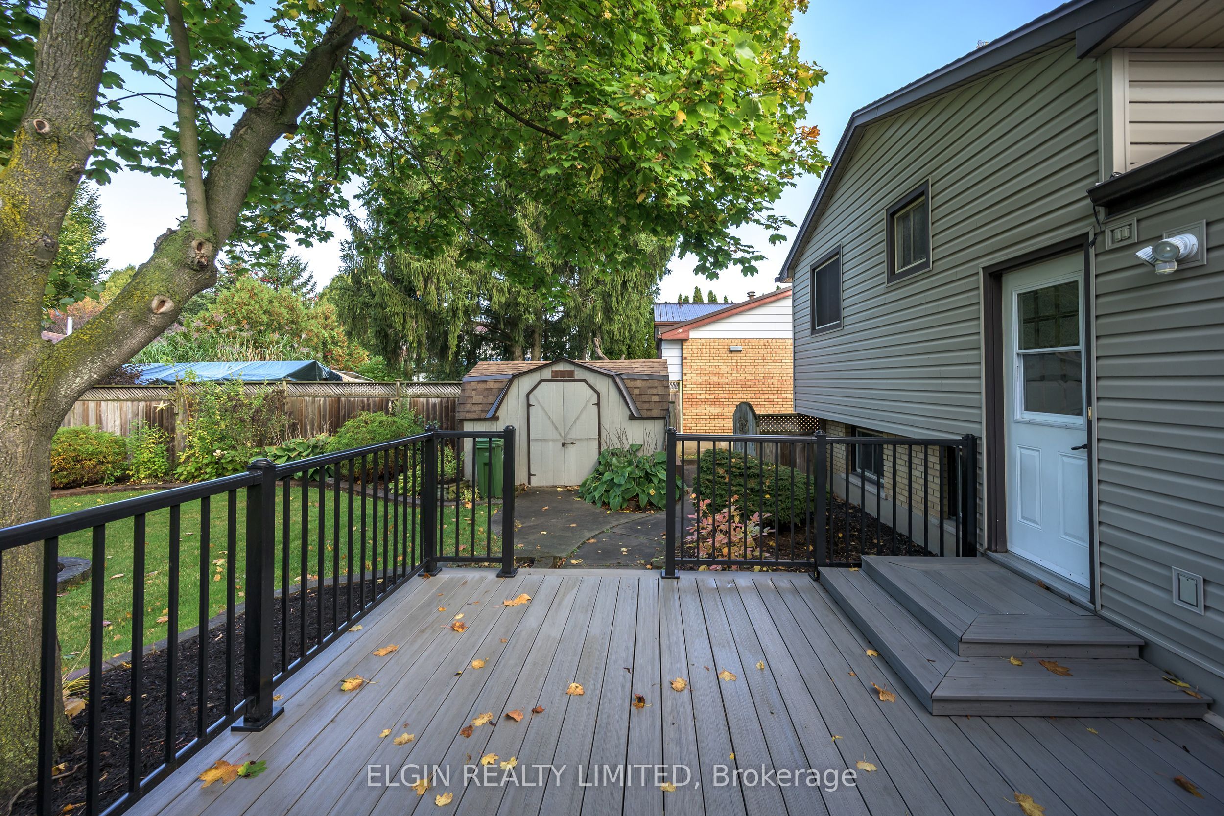 6 Aldborough Avenue Property Photo 30