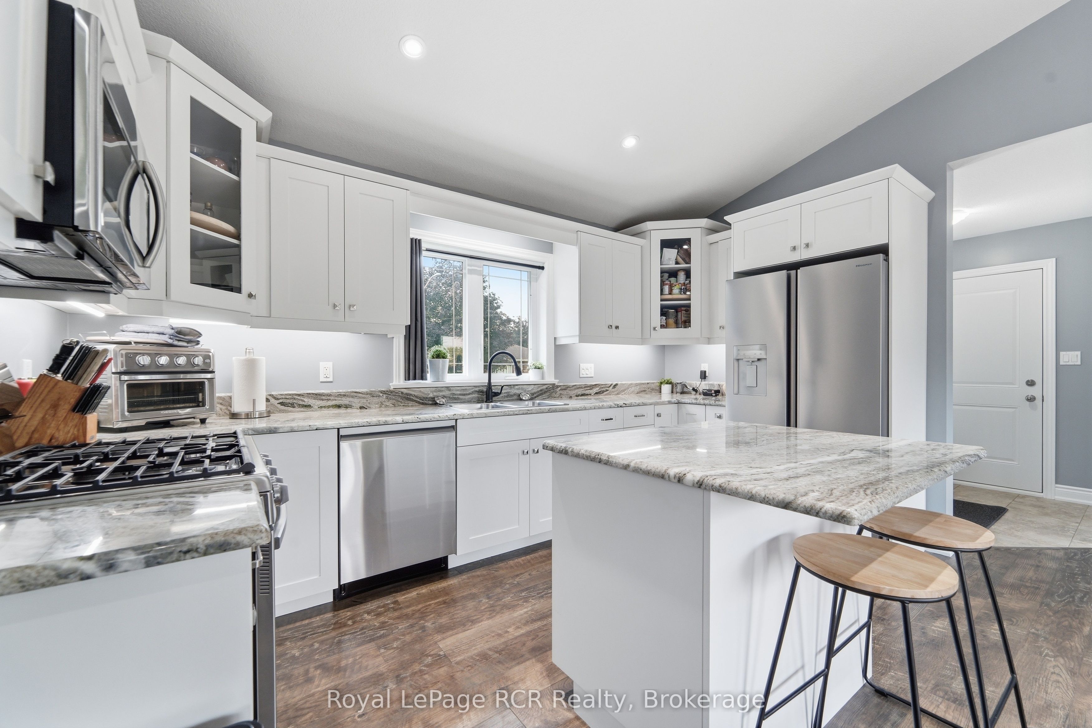358 5th Street Property Photo 8