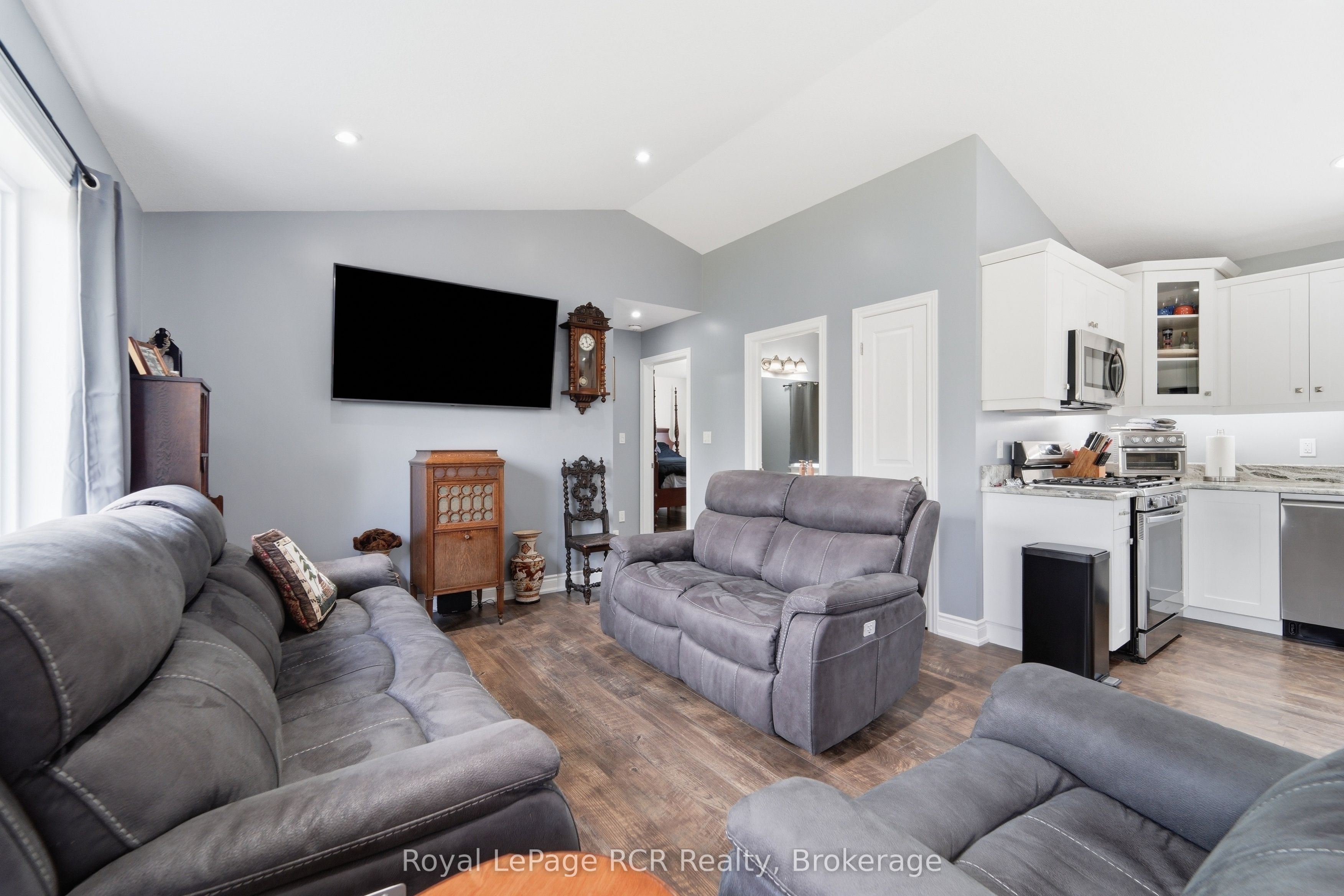 358 5th Street Property Photo 10