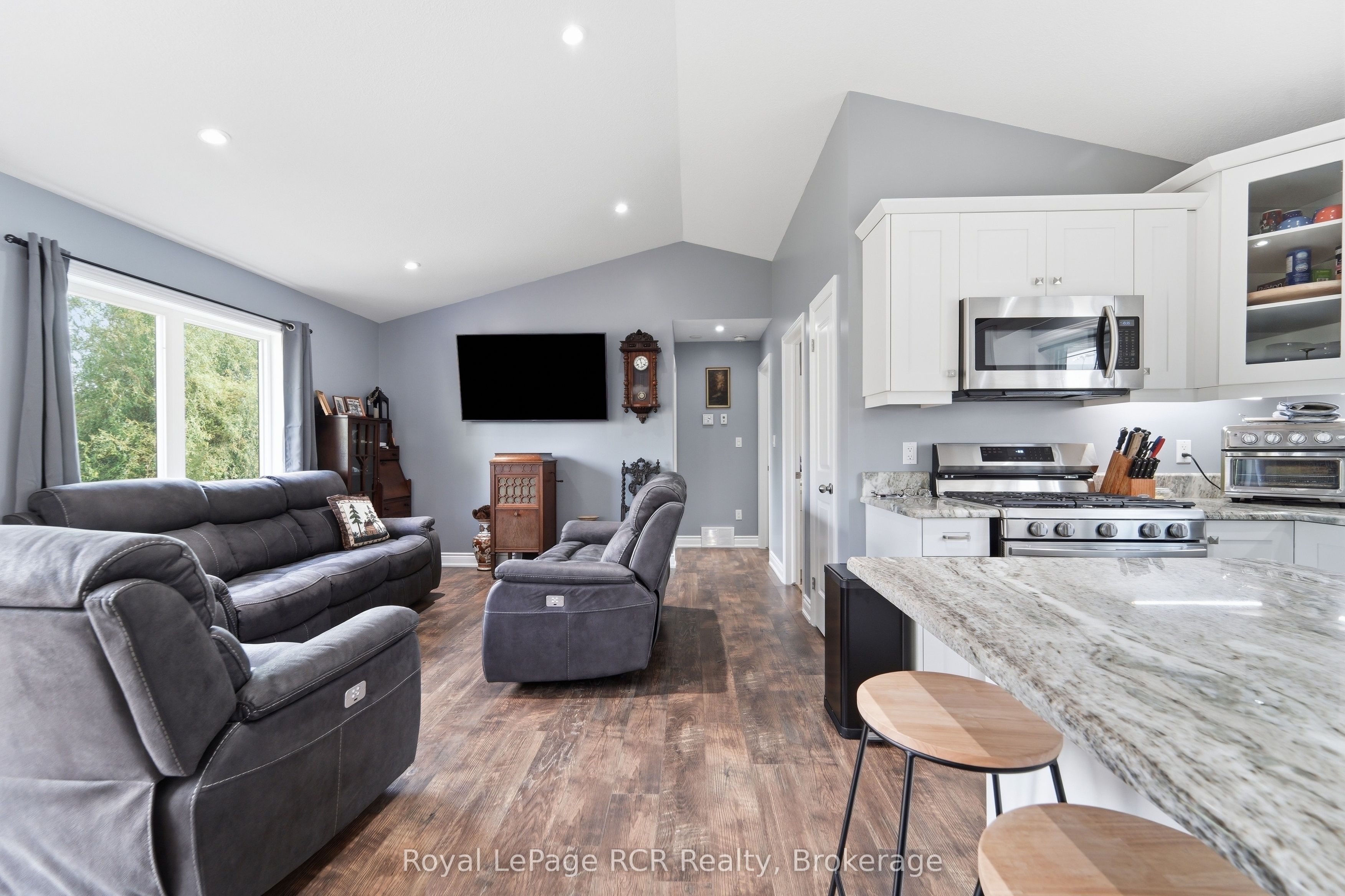358 5th Street Property Photo 11
