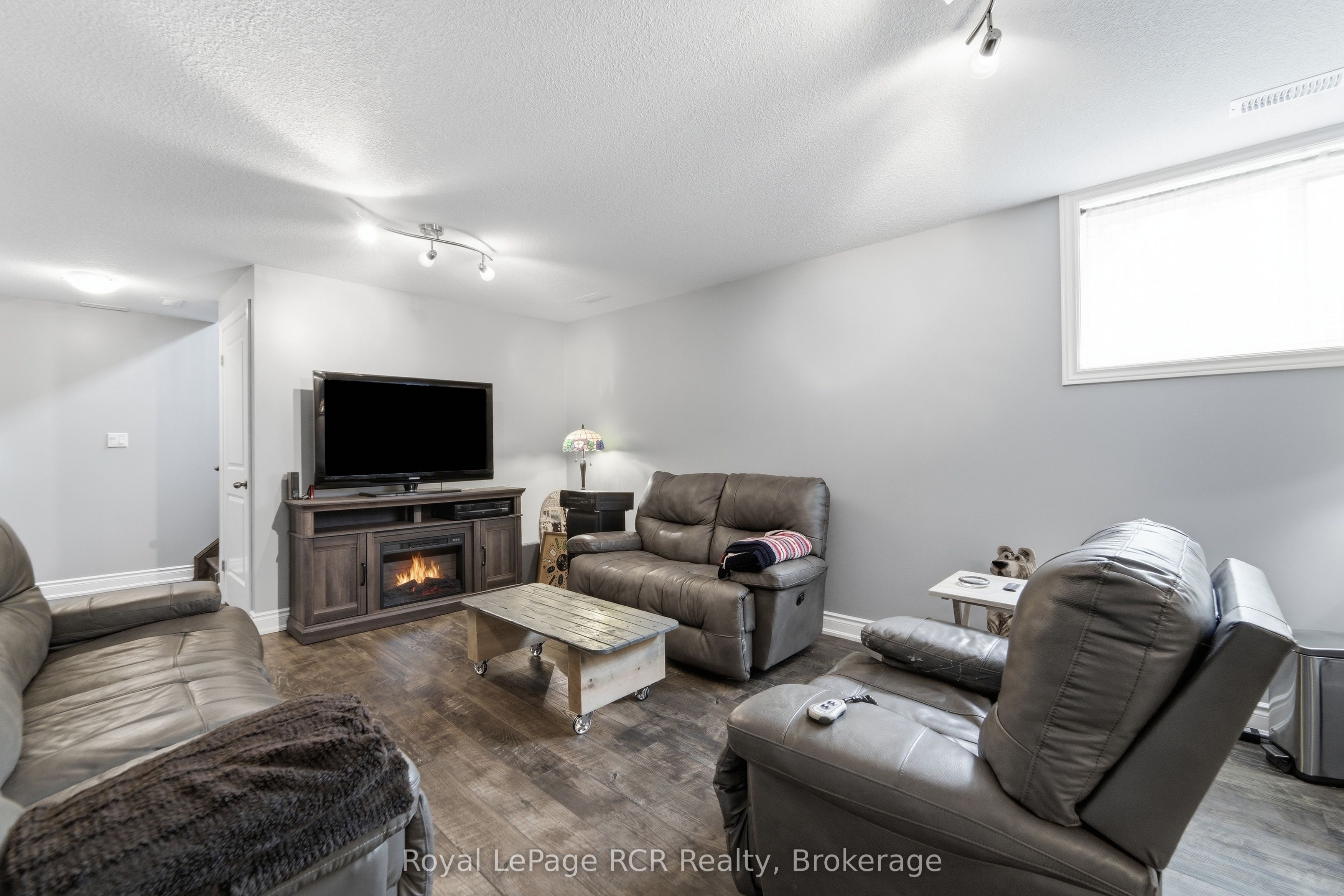 358 5th Street Property Photo 22