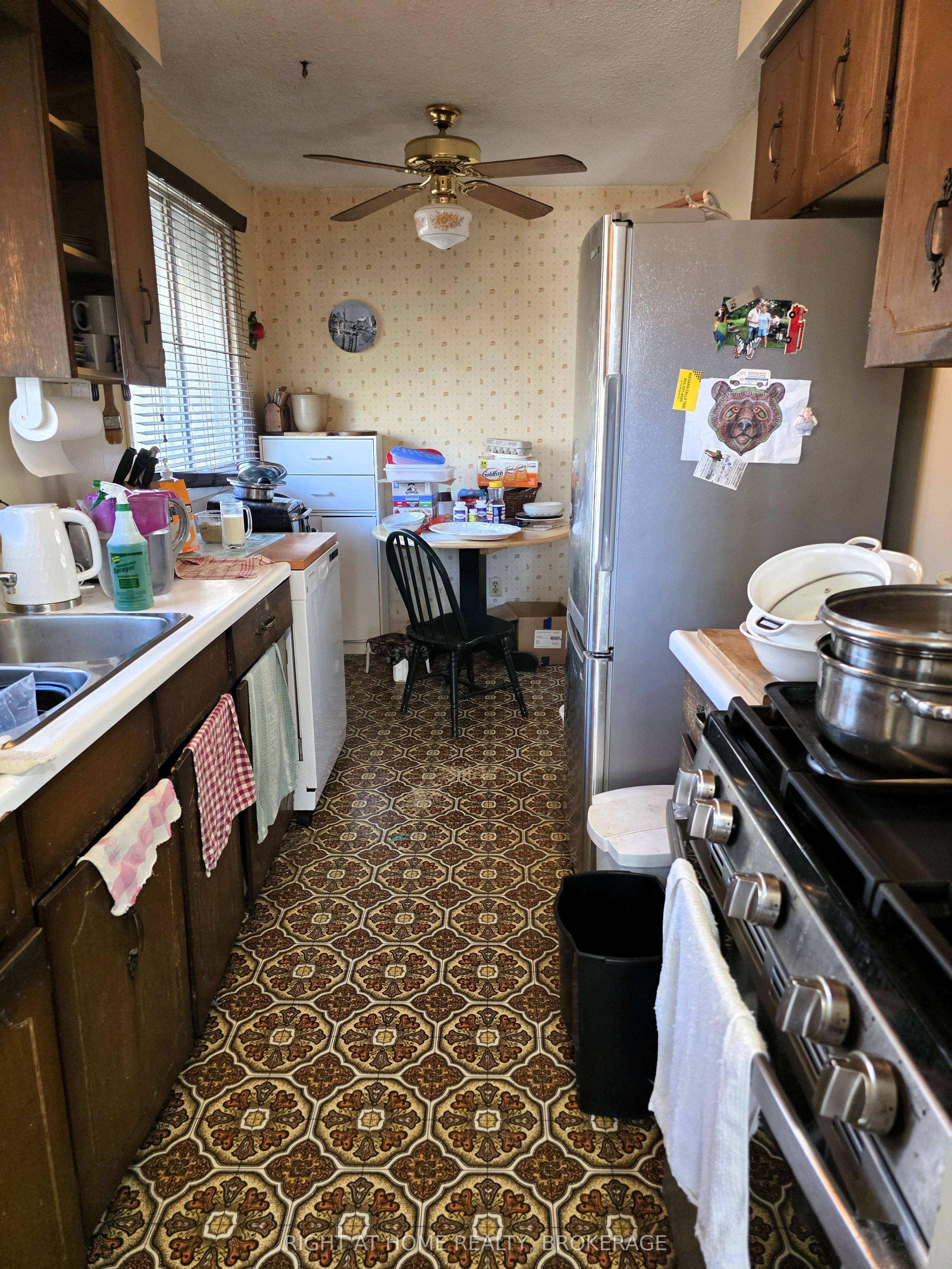 8073 Lynhurst Drive Property Photo 8