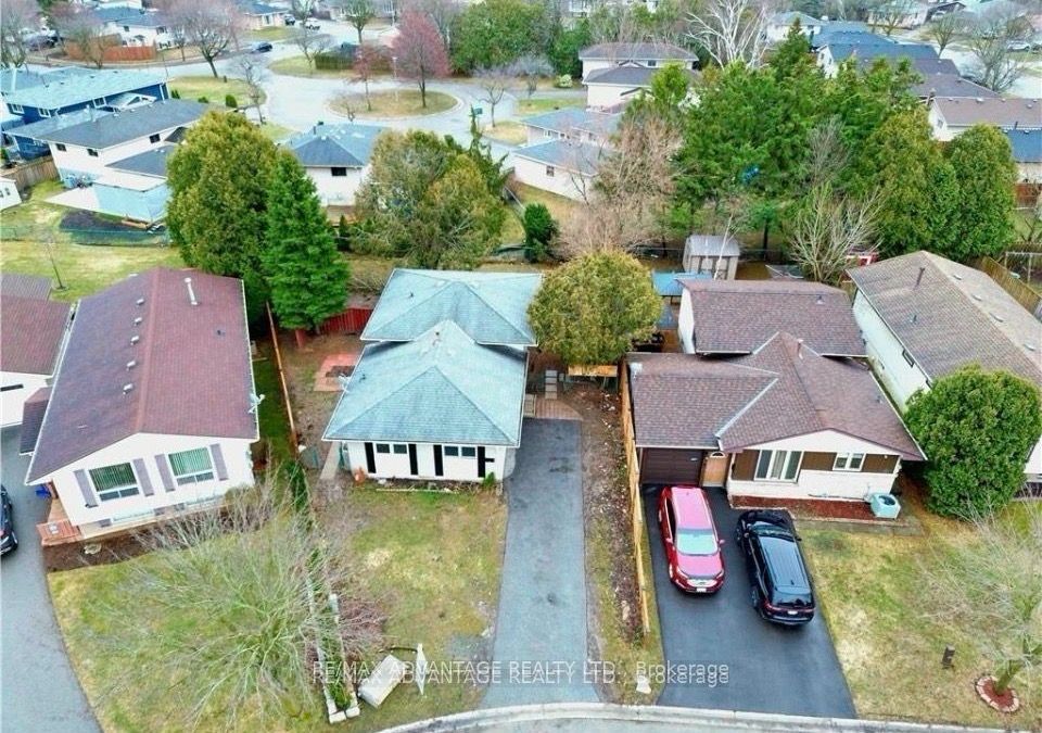 9 Camelot Crescent Property Photo 3