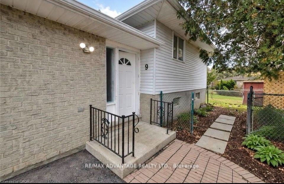9 Camelot Crescent Property Photo 5