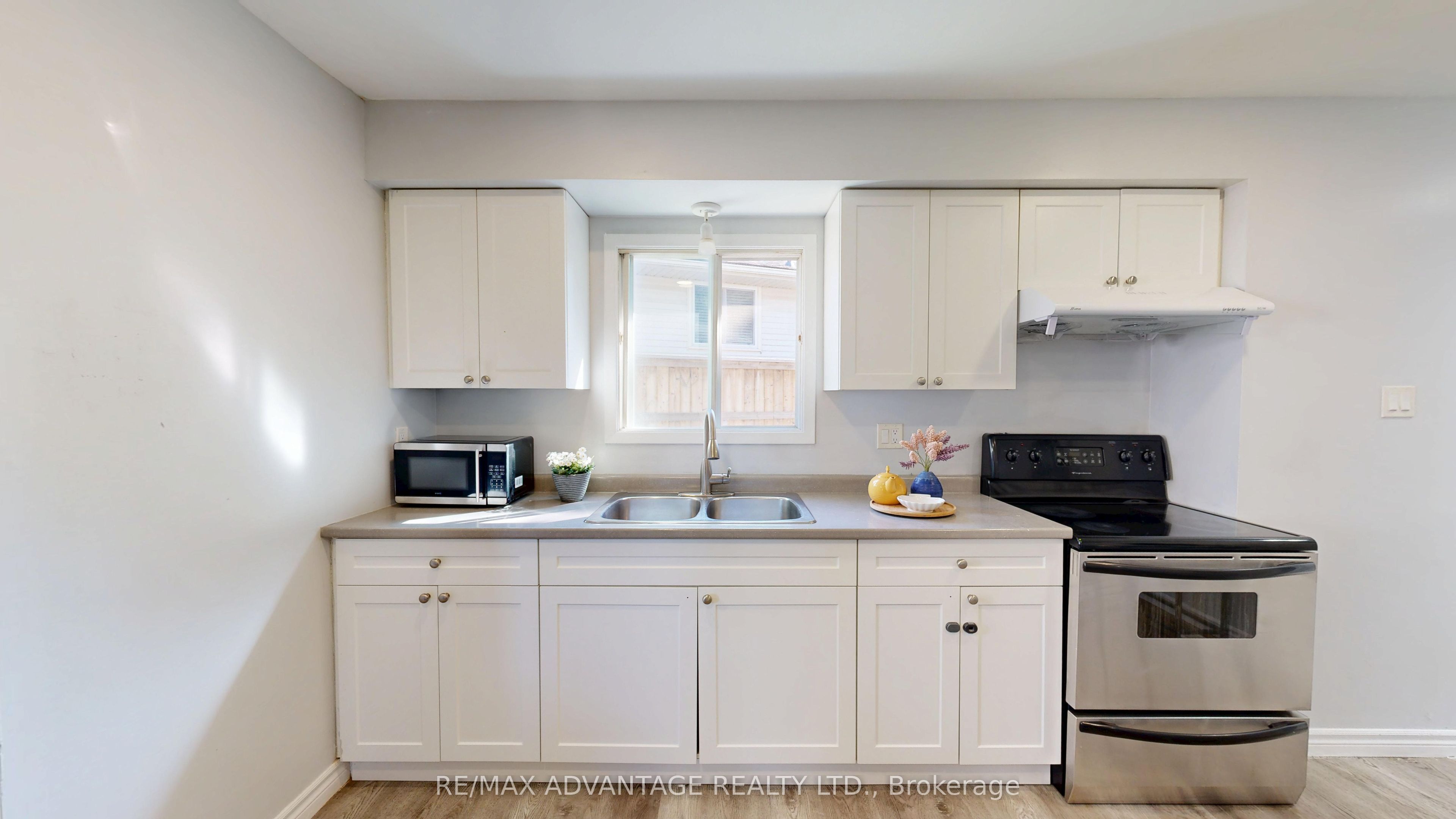 9 Camelot Crescent Property Photo 11
